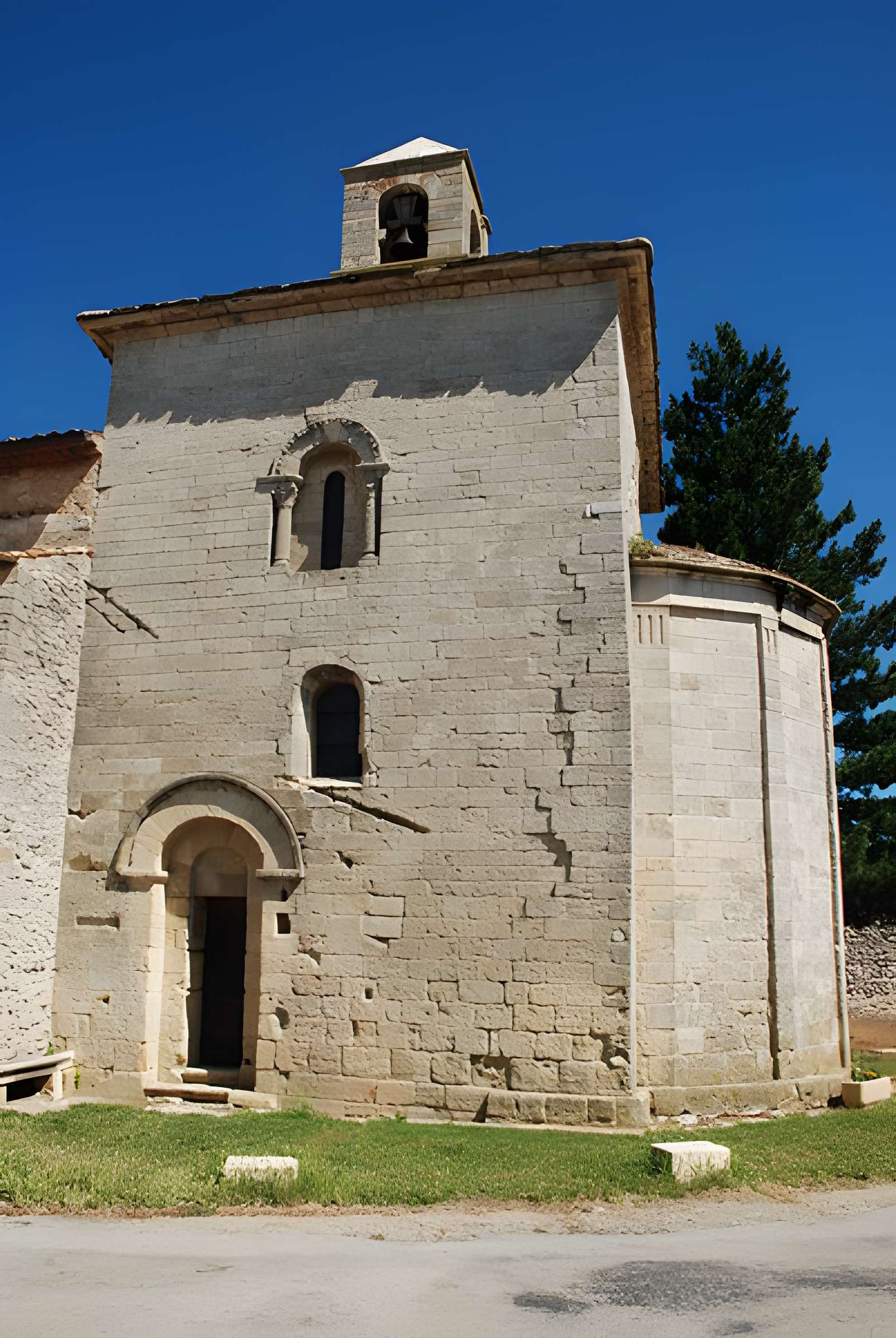 Église de la Sainte-Trinité de Saint-Trinit
