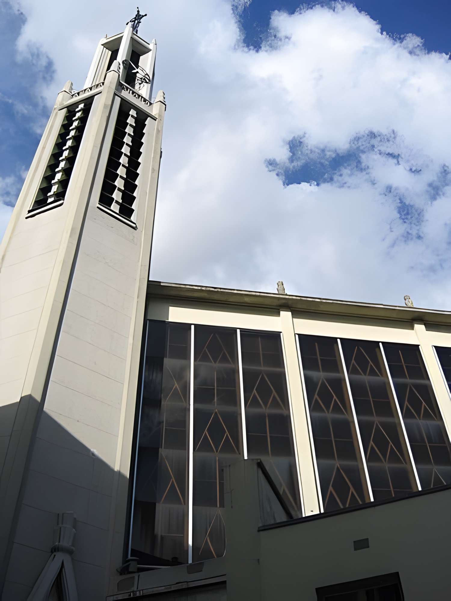 Église Sainte-Agnès de Maisons-Alfort 