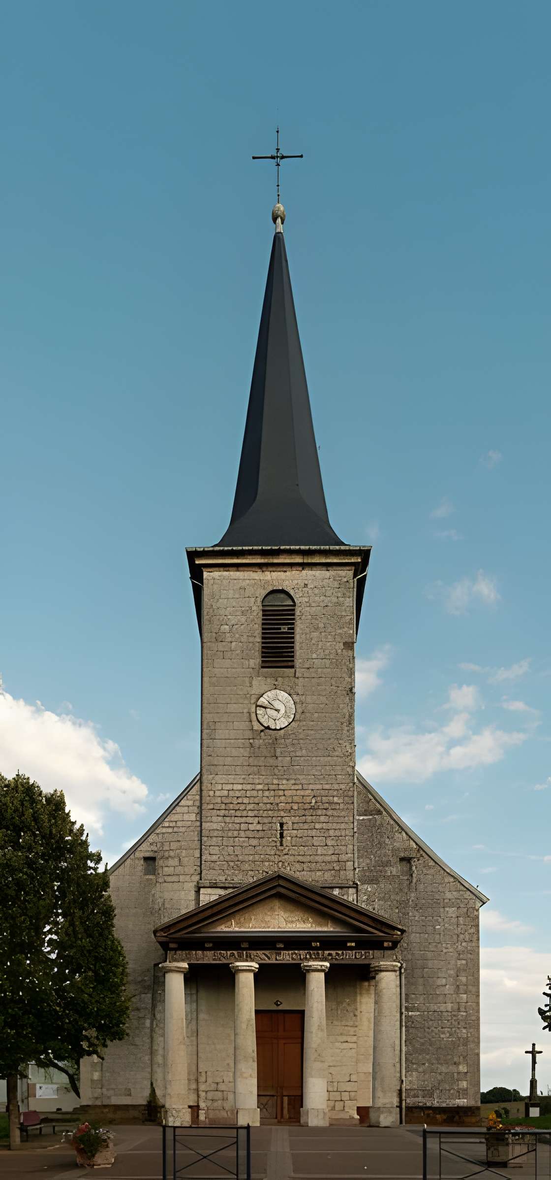 Église de l'Exaltation-de-la-Sainte-Croix de Chèvremont