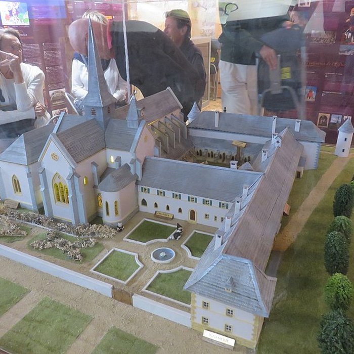 Photo de Église de Remoray et Presbytère