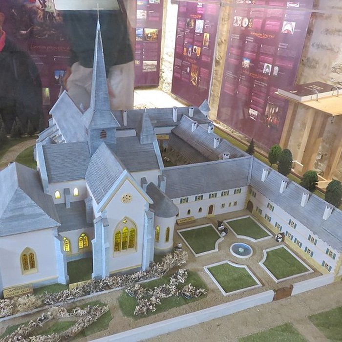 Photo de Église de Remoray et Presbytère