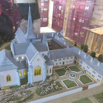 Église de Remoray et Presbytère