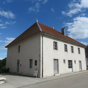 Église de Remoray et Presbytère