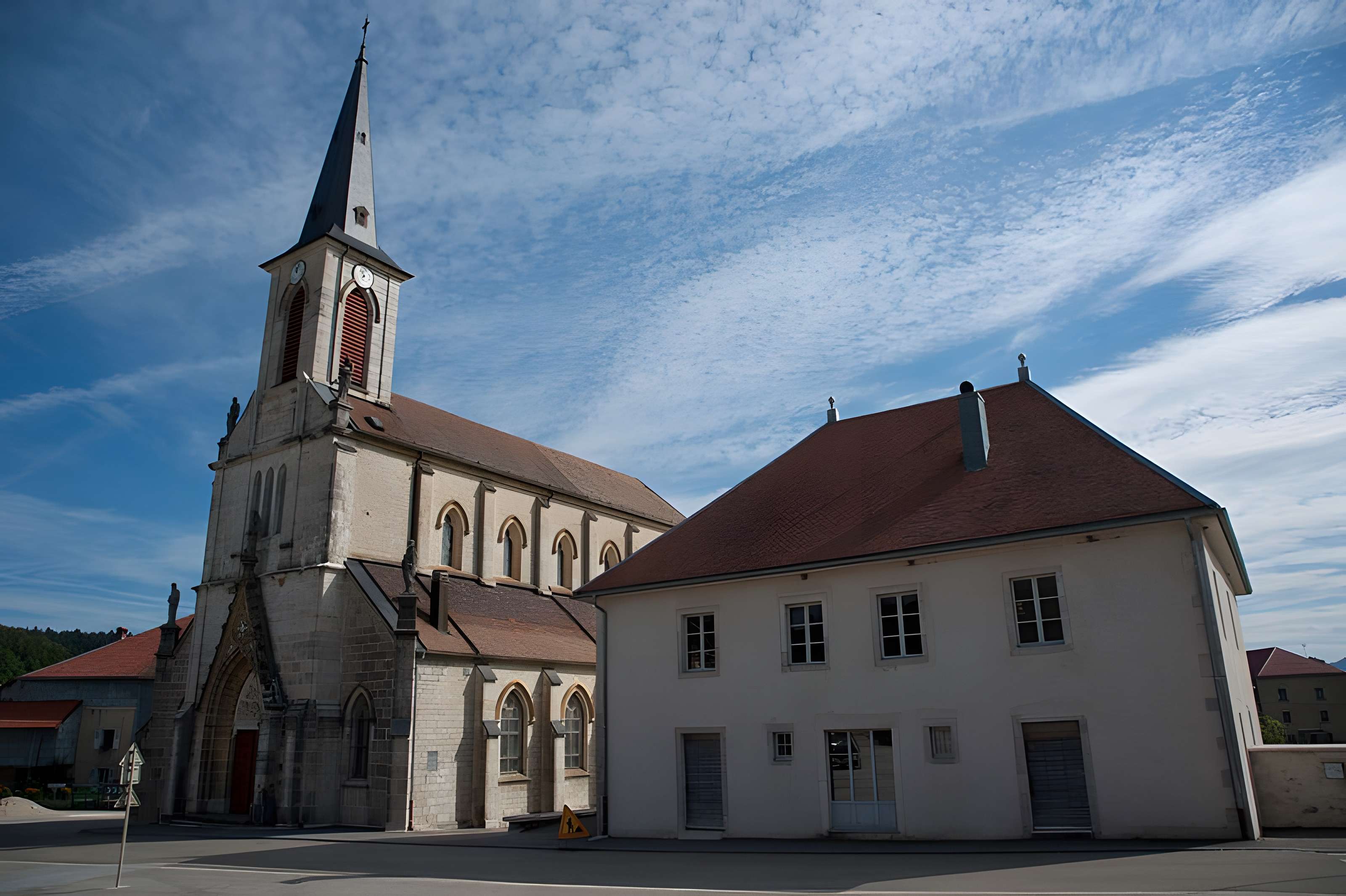 Église de Remoray et Presbytère 