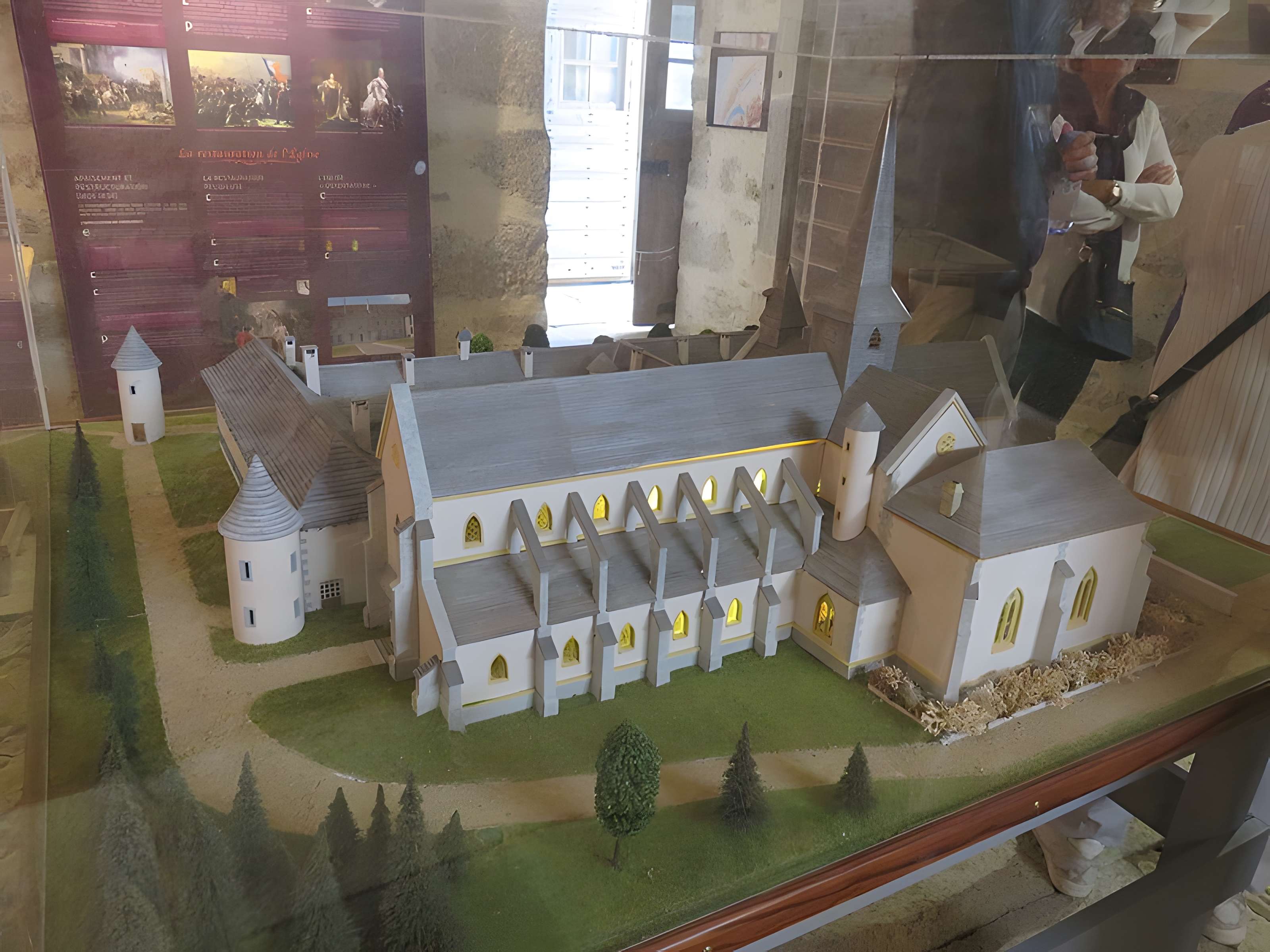 Église de Remoray et Presbytère