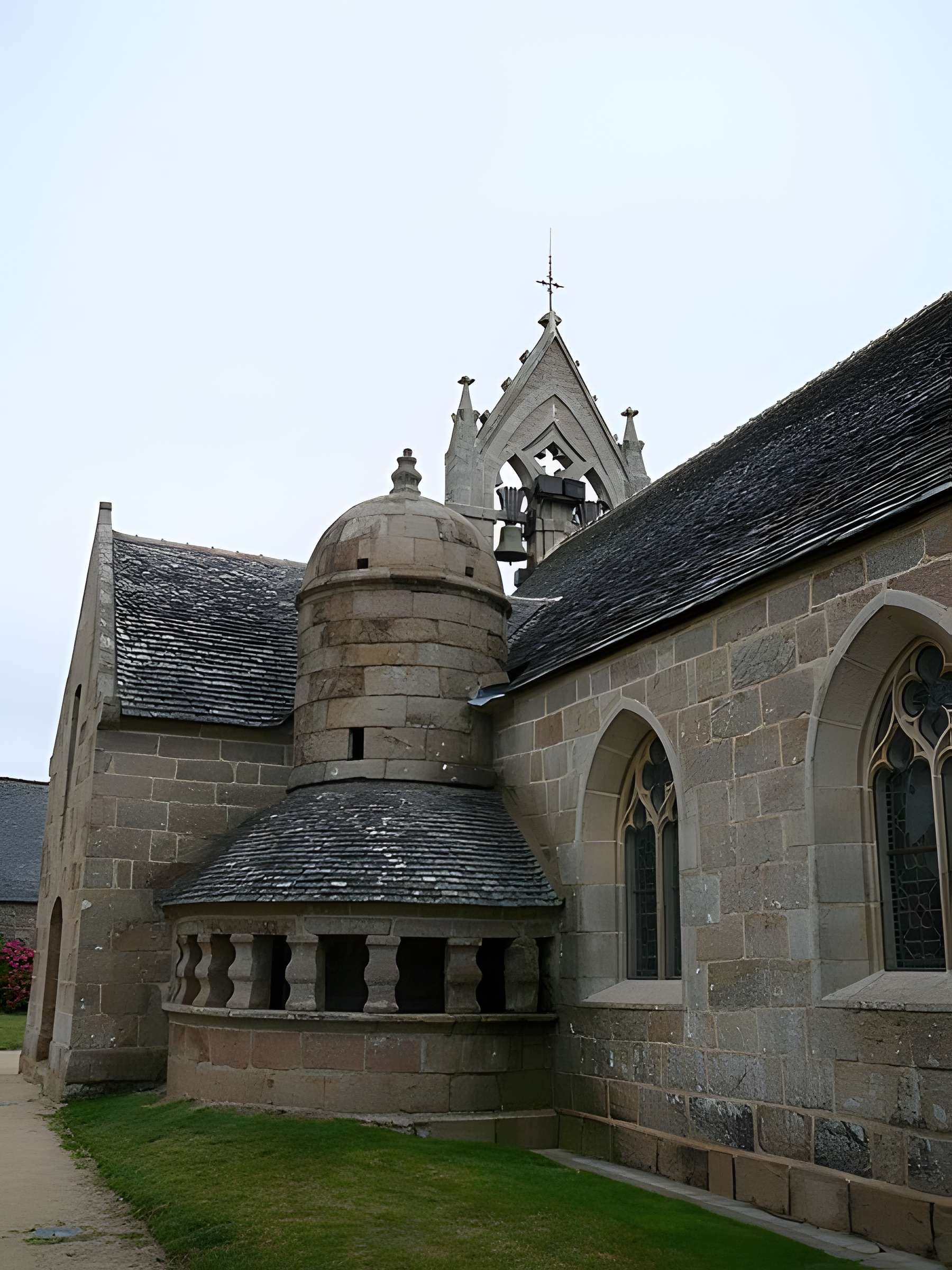 Eglise Sainte-Anne à Trégastel