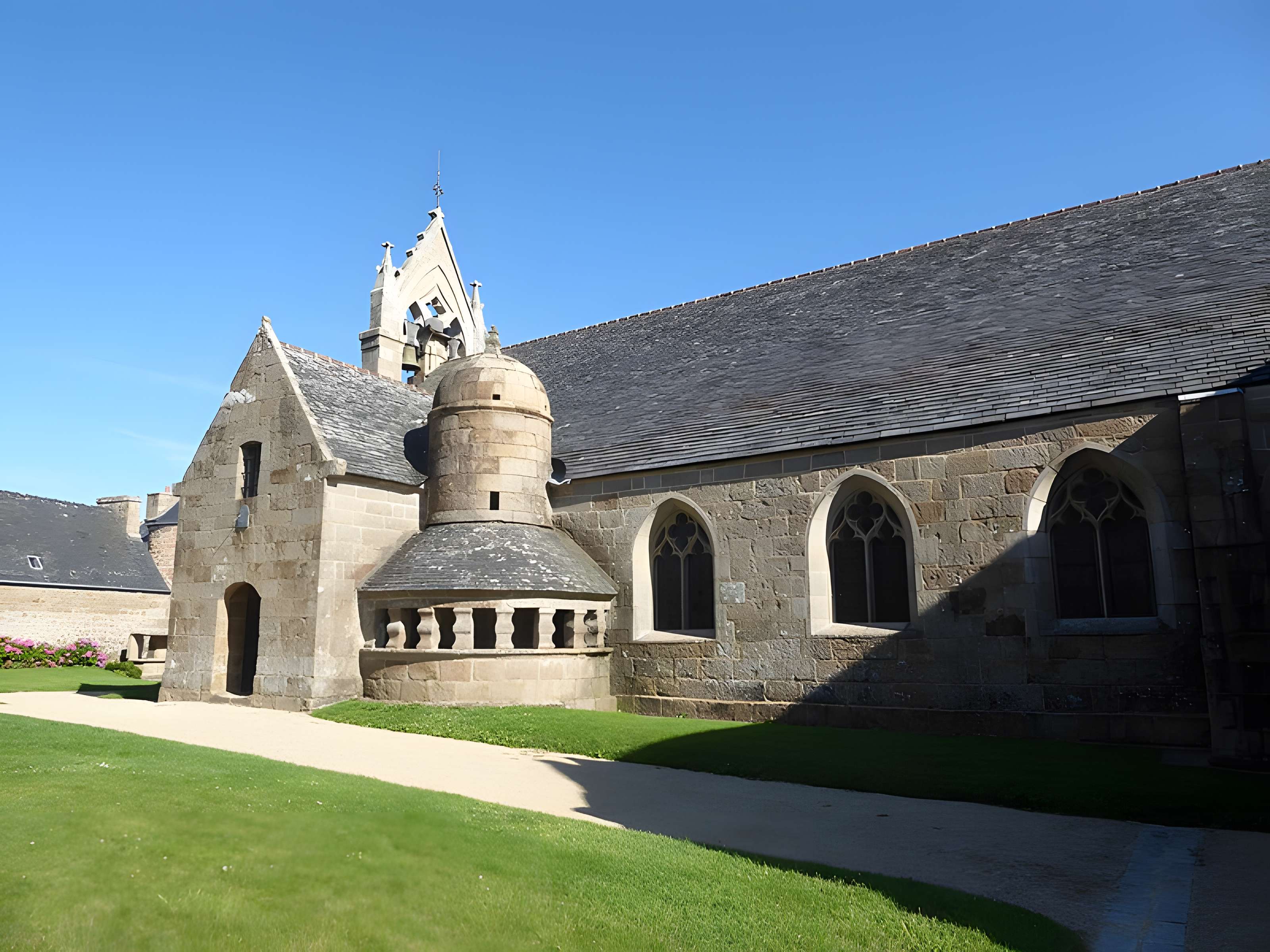 Eglise Sainte-Anne à Trégastel