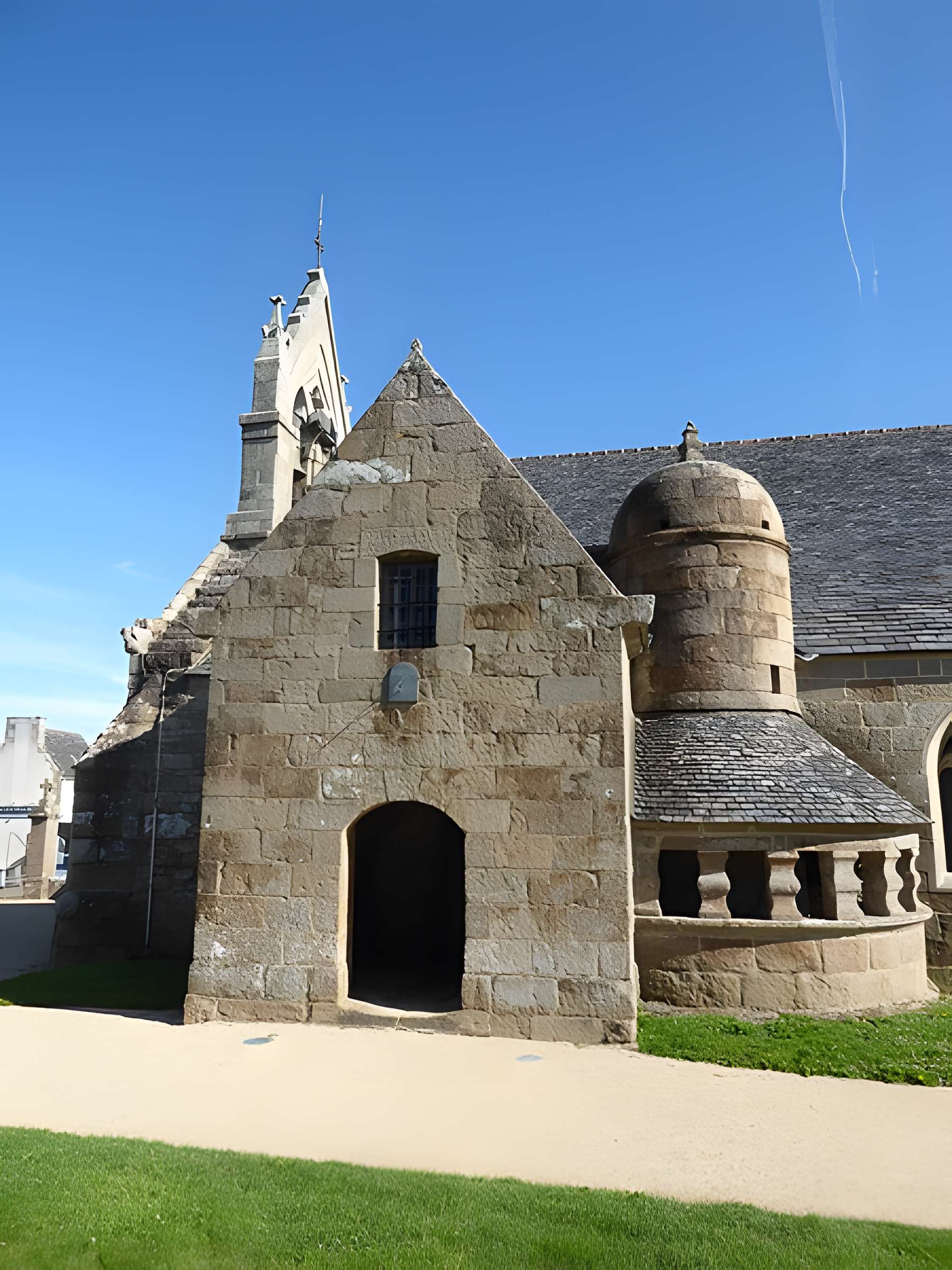 Eglise Sainte-Anne à Trégastel