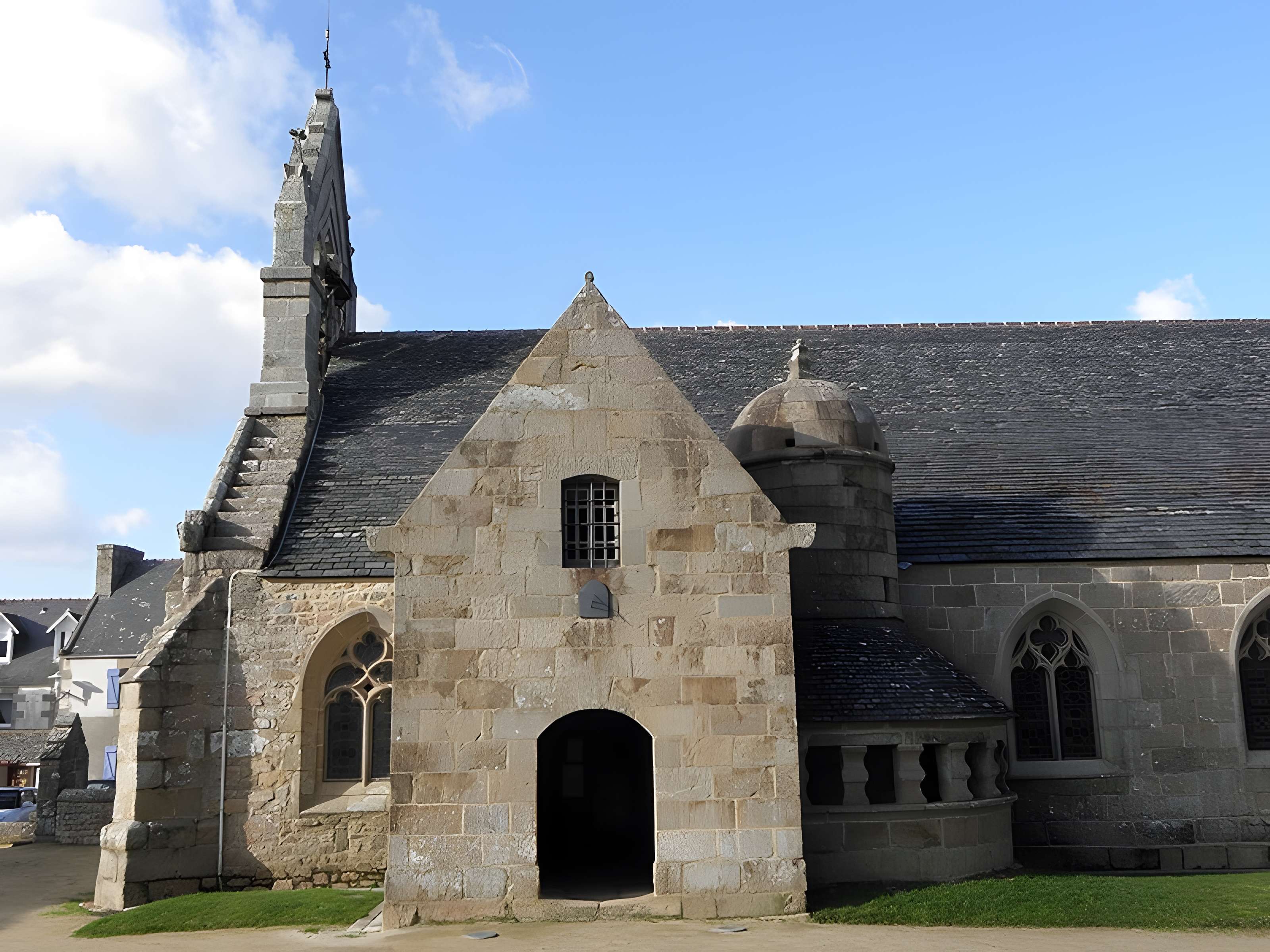 Eglise Sainte-Anne à Trégastel