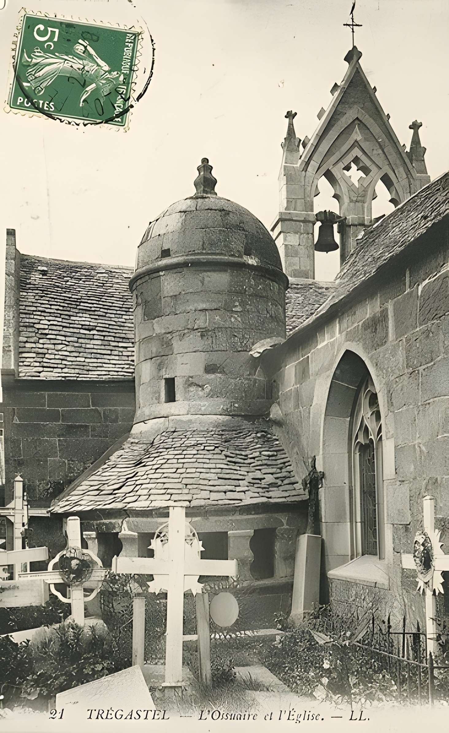 Eglise Sainte-Anne à Trégastel