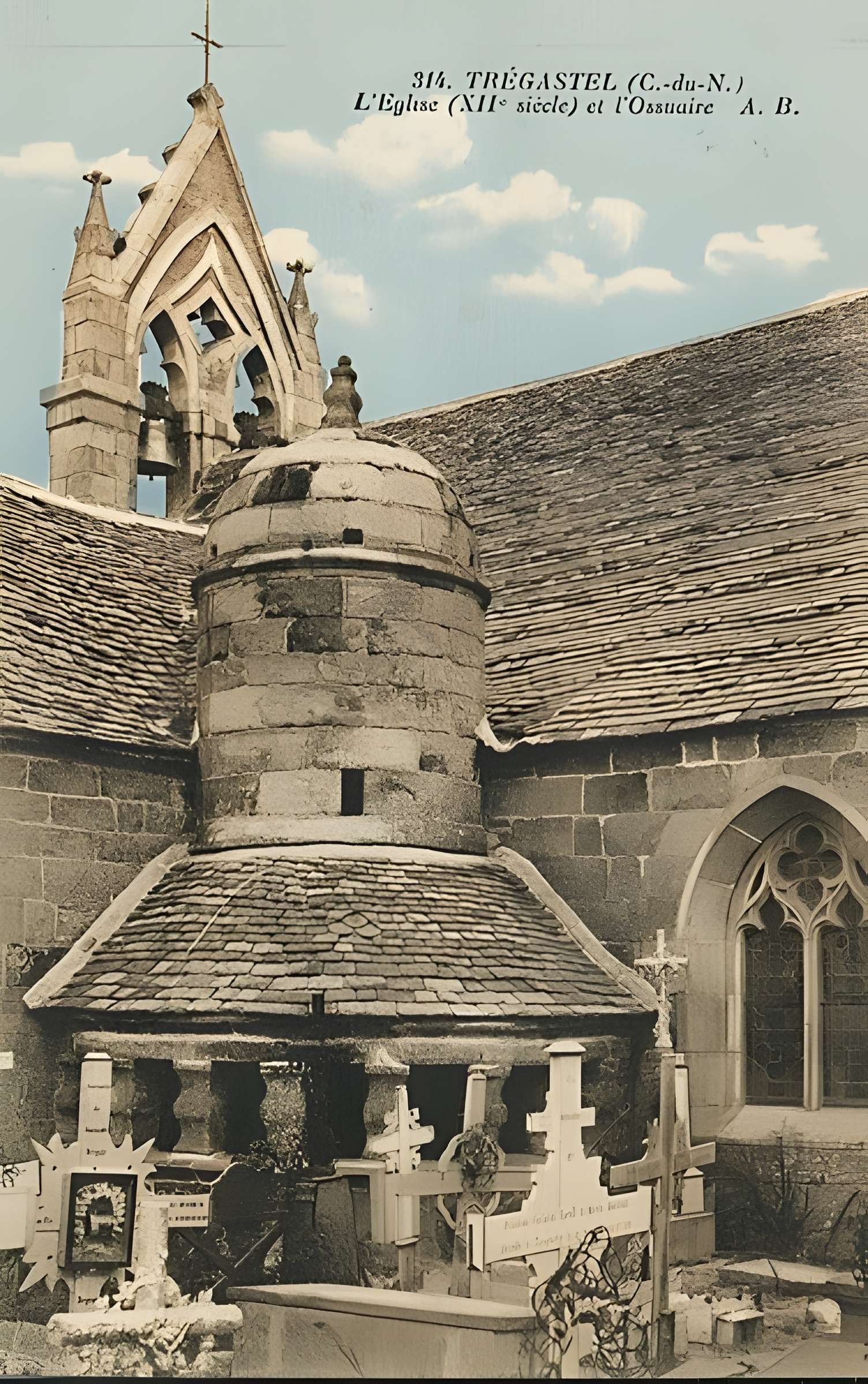 Eglise Sainte-Anne à Trégastel