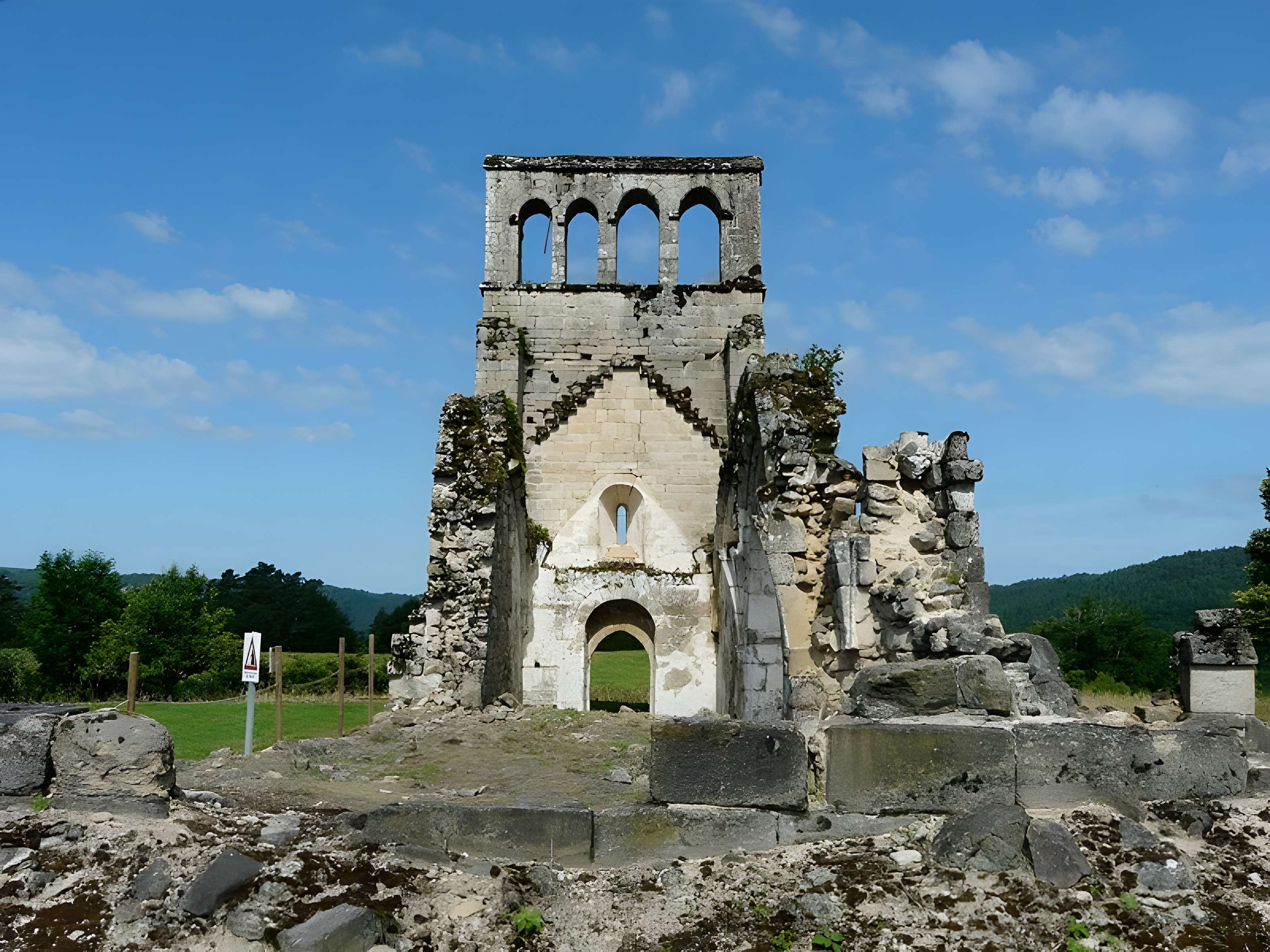 Église du Vieux Bourg de Saint-Geniez-ô-Merle 