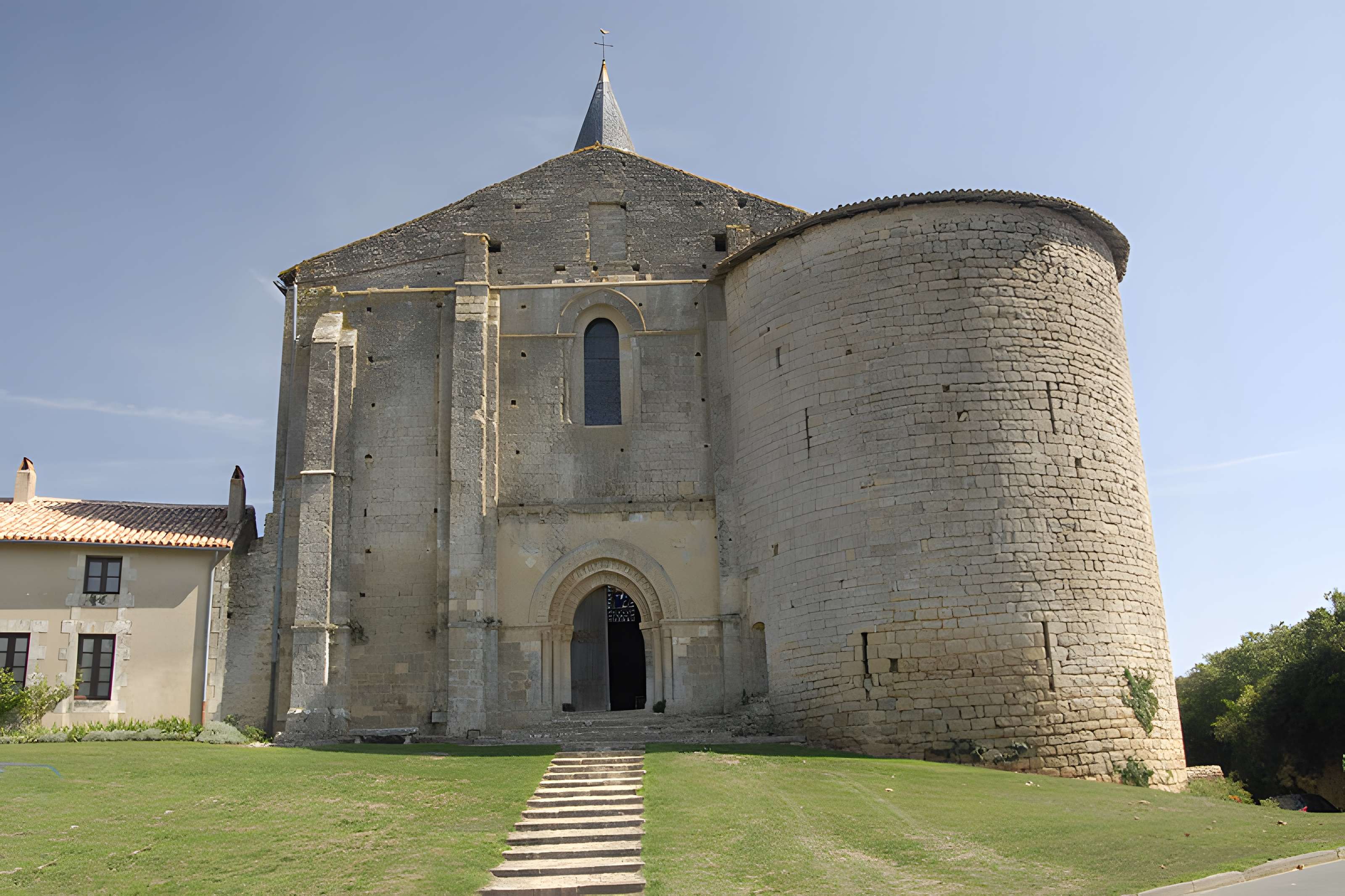 Église Notre-Dame de Château-Larcher