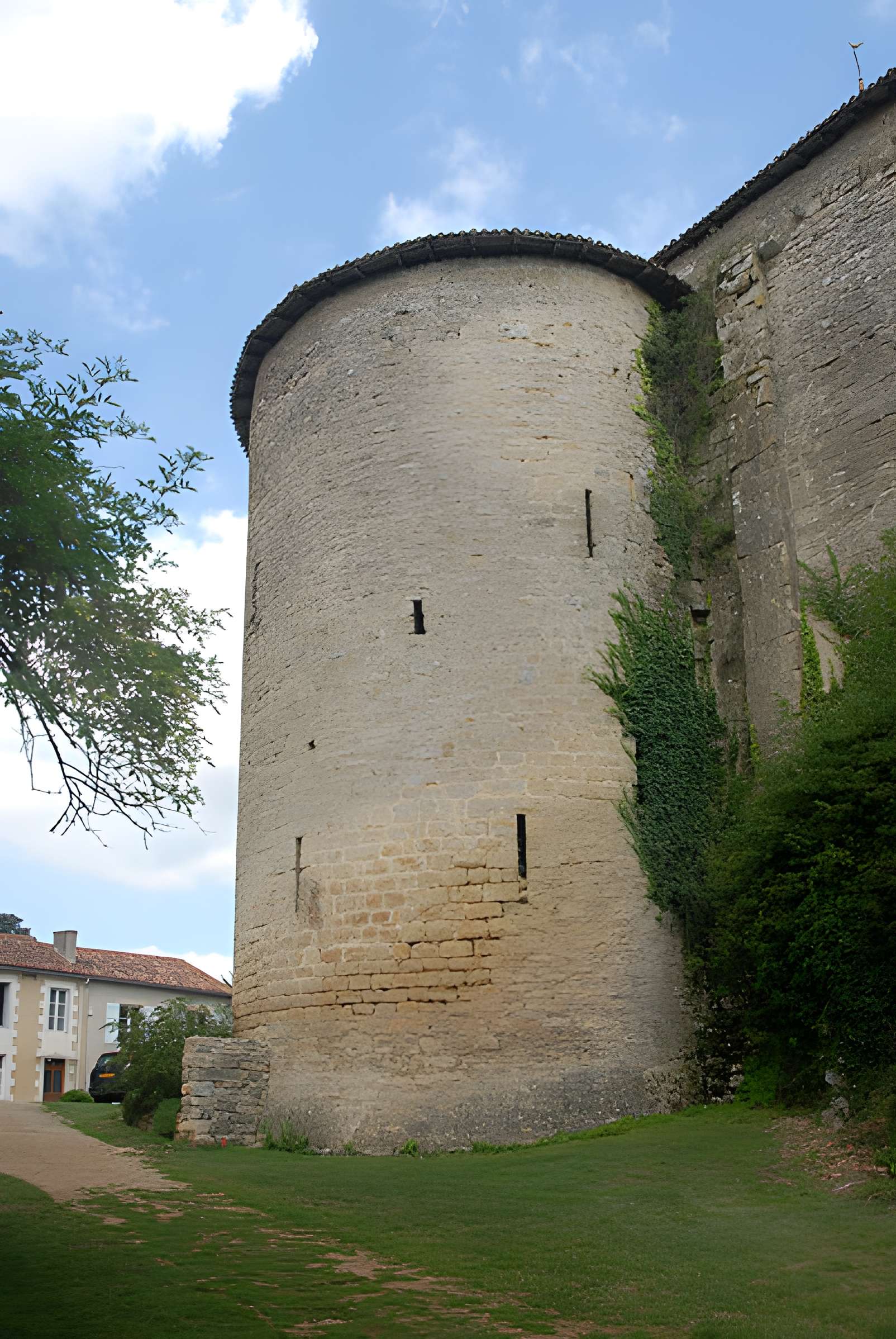Église Notre-Dame de Château-Larcher