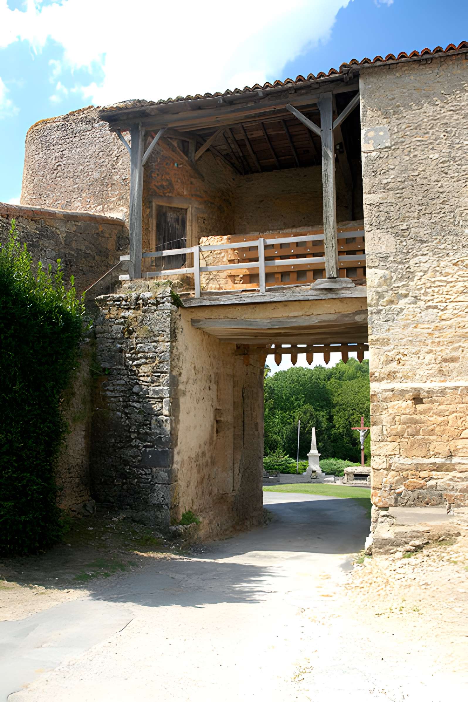 Église Notre-Dame de Château-Larcher