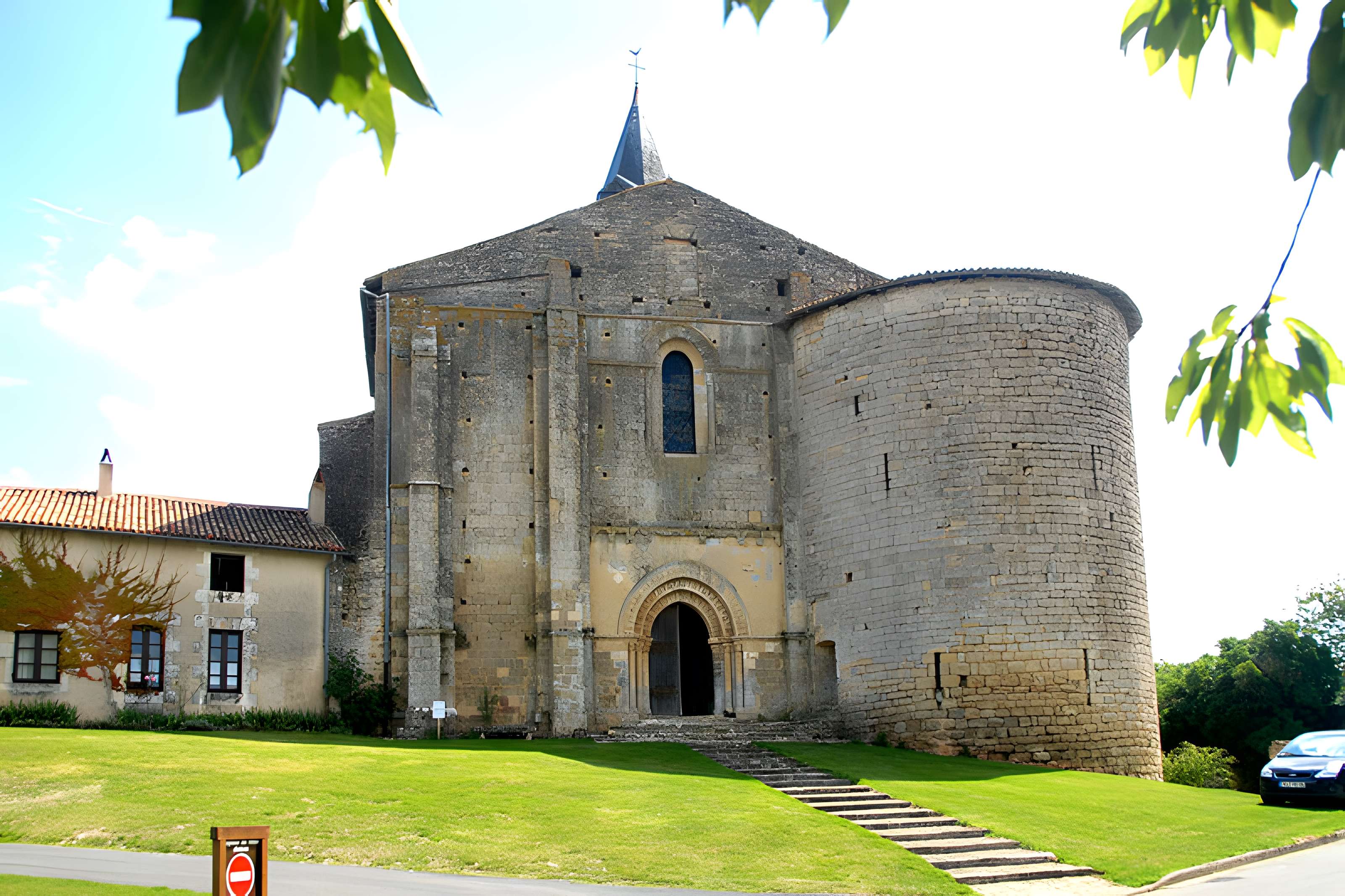 Église Notre-Dame de Château-Larcher