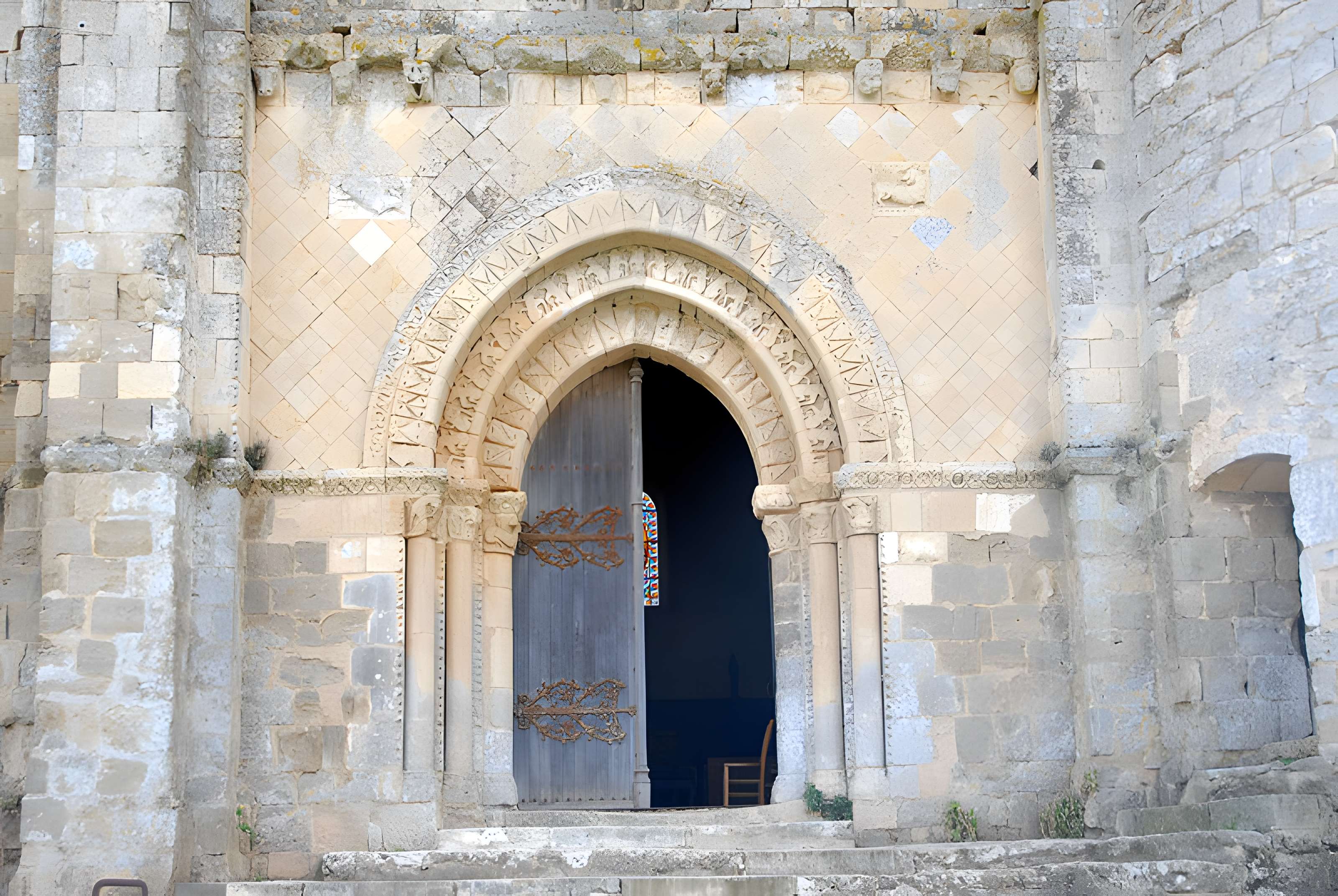 Église Notre-Dame de Château-Larcher