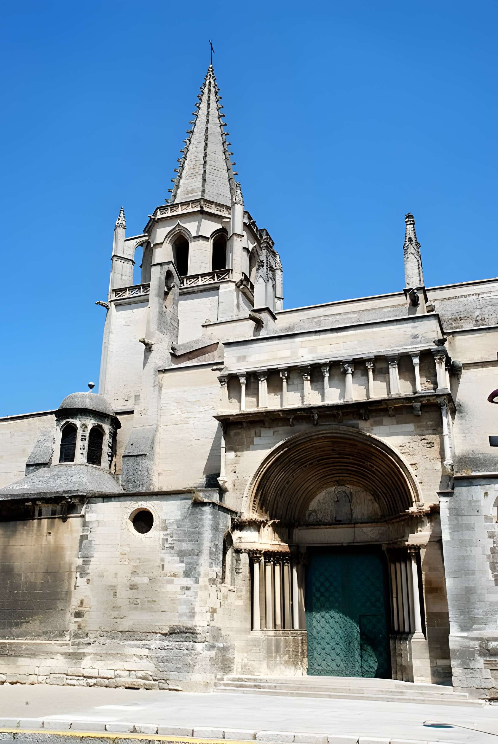 Église Sainte-Marthe de Tarascon 