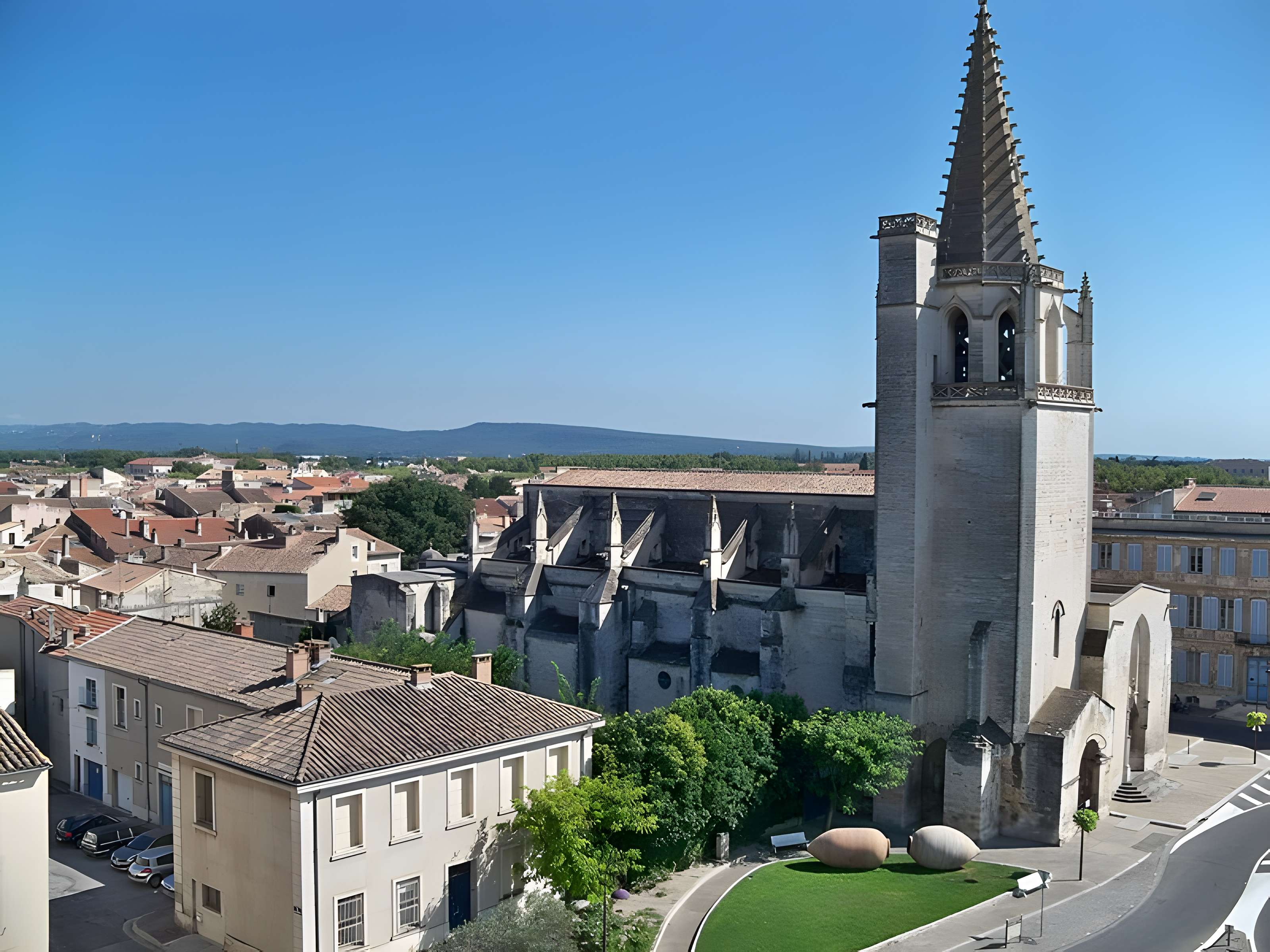 Église Sainte-Marthe de Tarascon