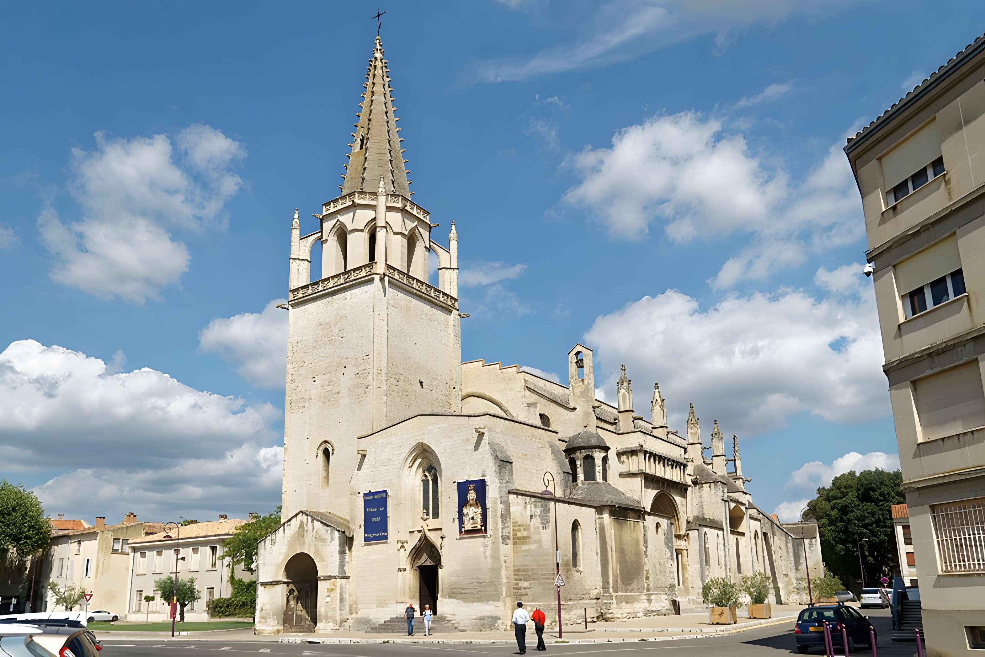 Église Sainte-Marthe de Tarascon
