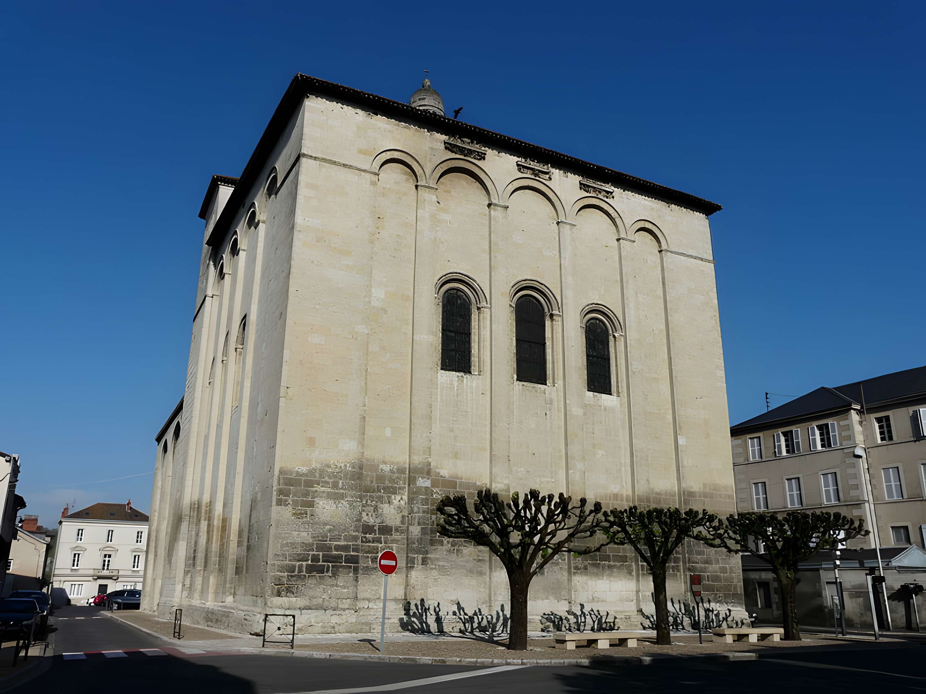 Église Saint-Étienne-de-la-Cité de Périgueux