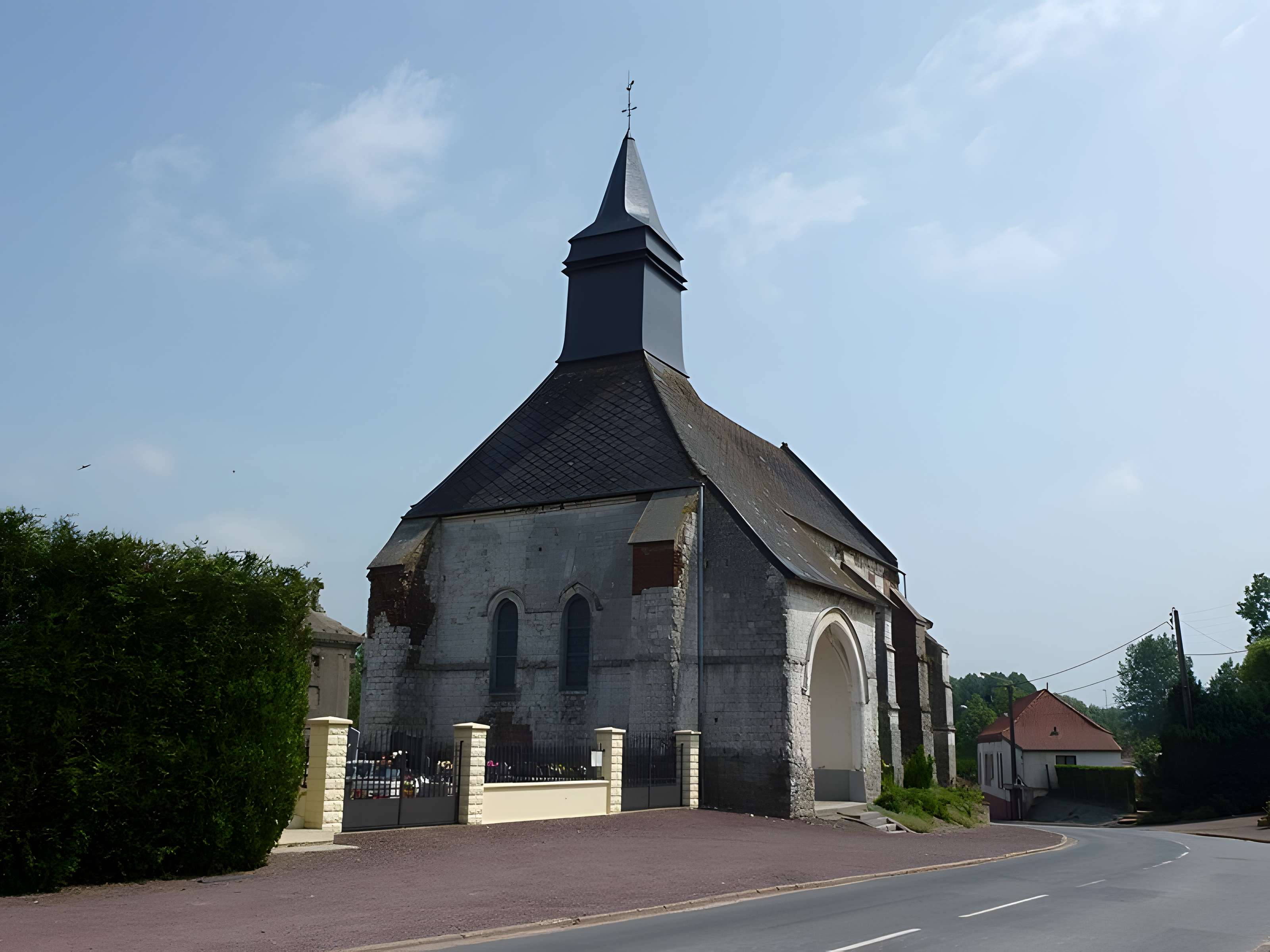 Église Notre-Dame de Senlis dans le Pas-de-Calais
