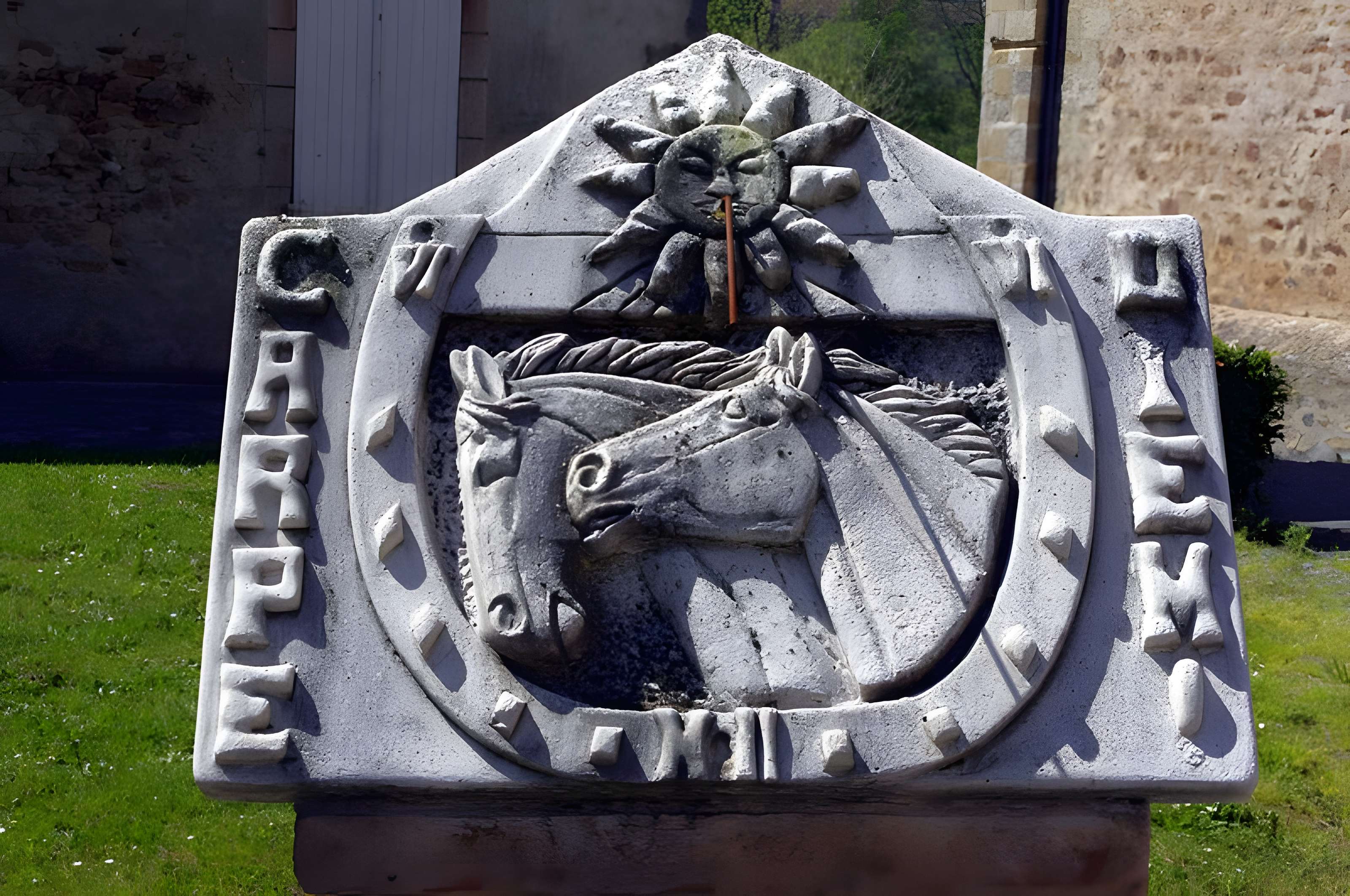 Église Saint-Eutrope des Salles-Lavauguyon