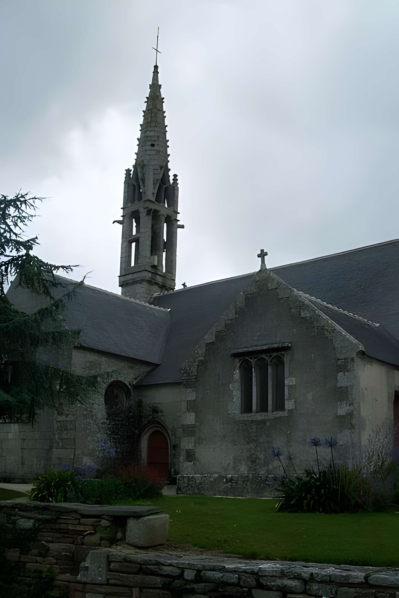 Église Notre-Dame d'Izel-Vor