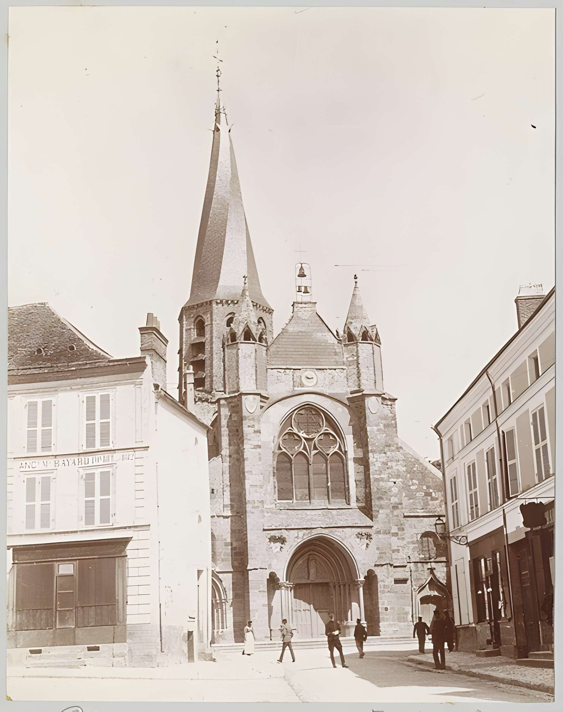 Église Notre-Dame et croix de Puiseaux