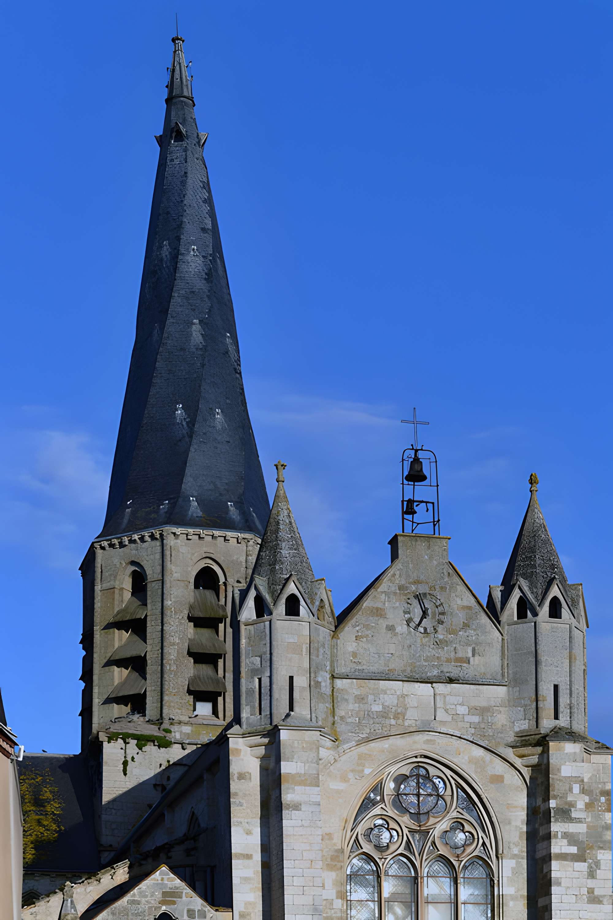 Église Notre-Dame et croix de Puiseaux