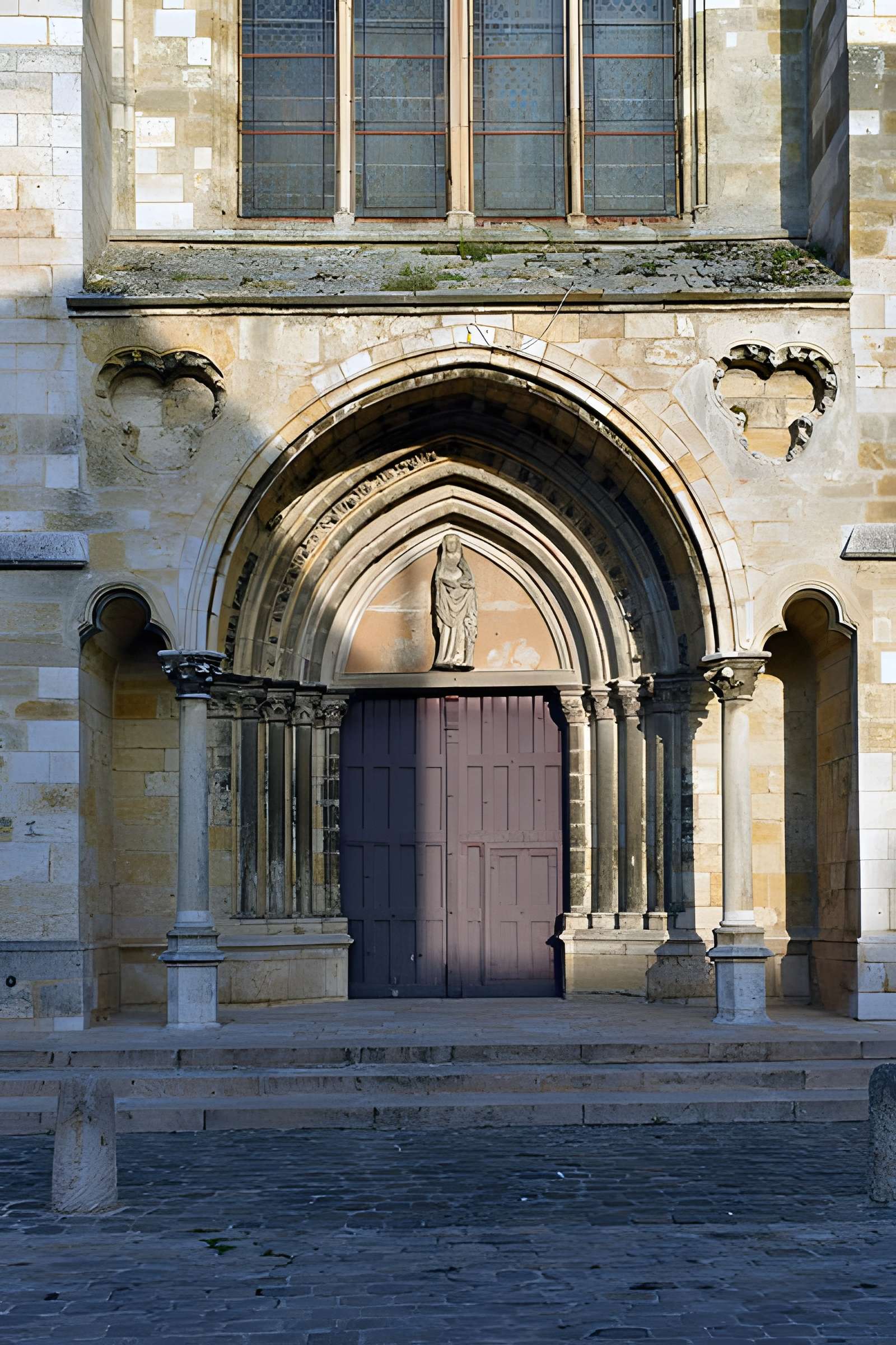 Église Notre-Dame et croix de Puiseaux