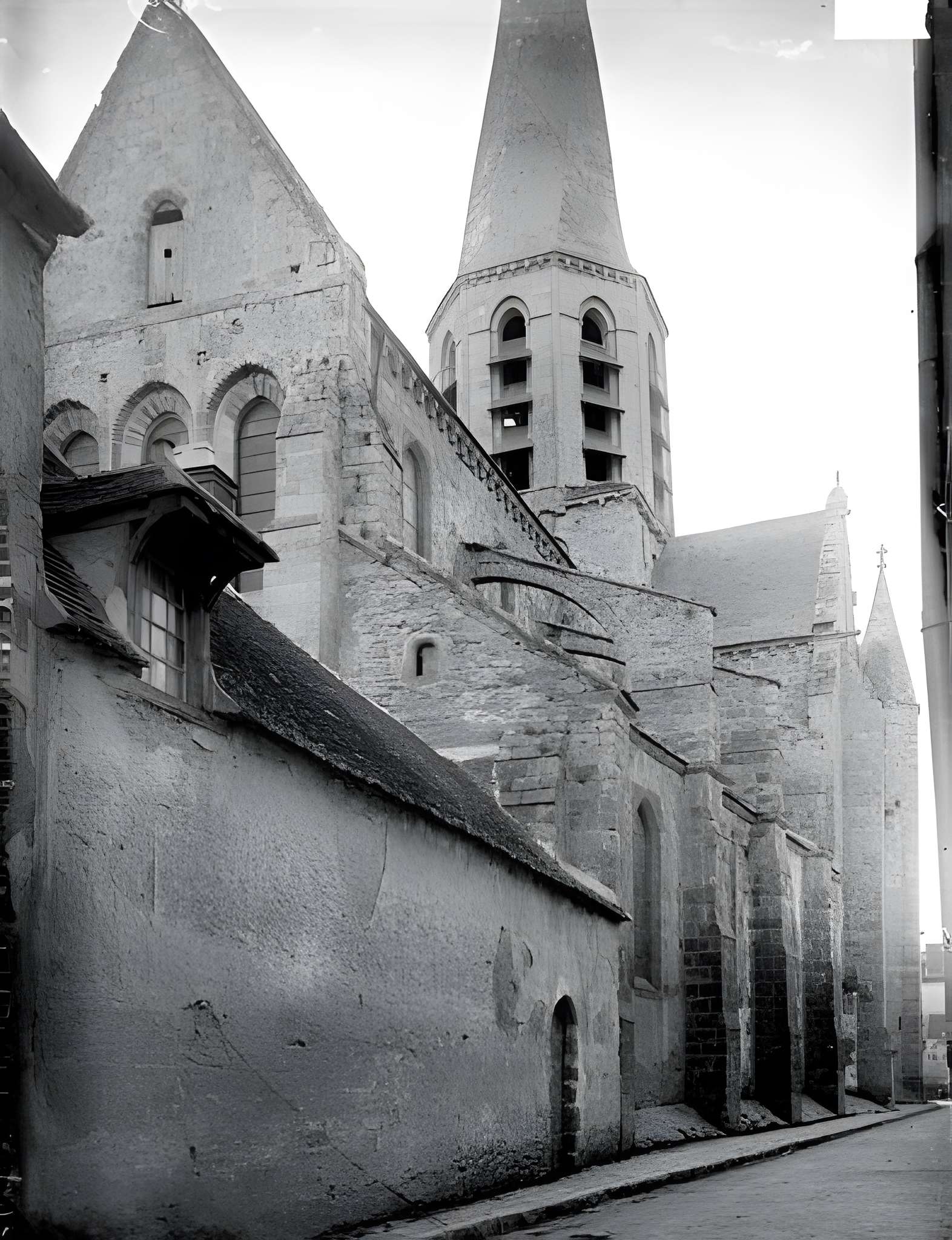 Église Notre-Dame et croix de Puiseaux