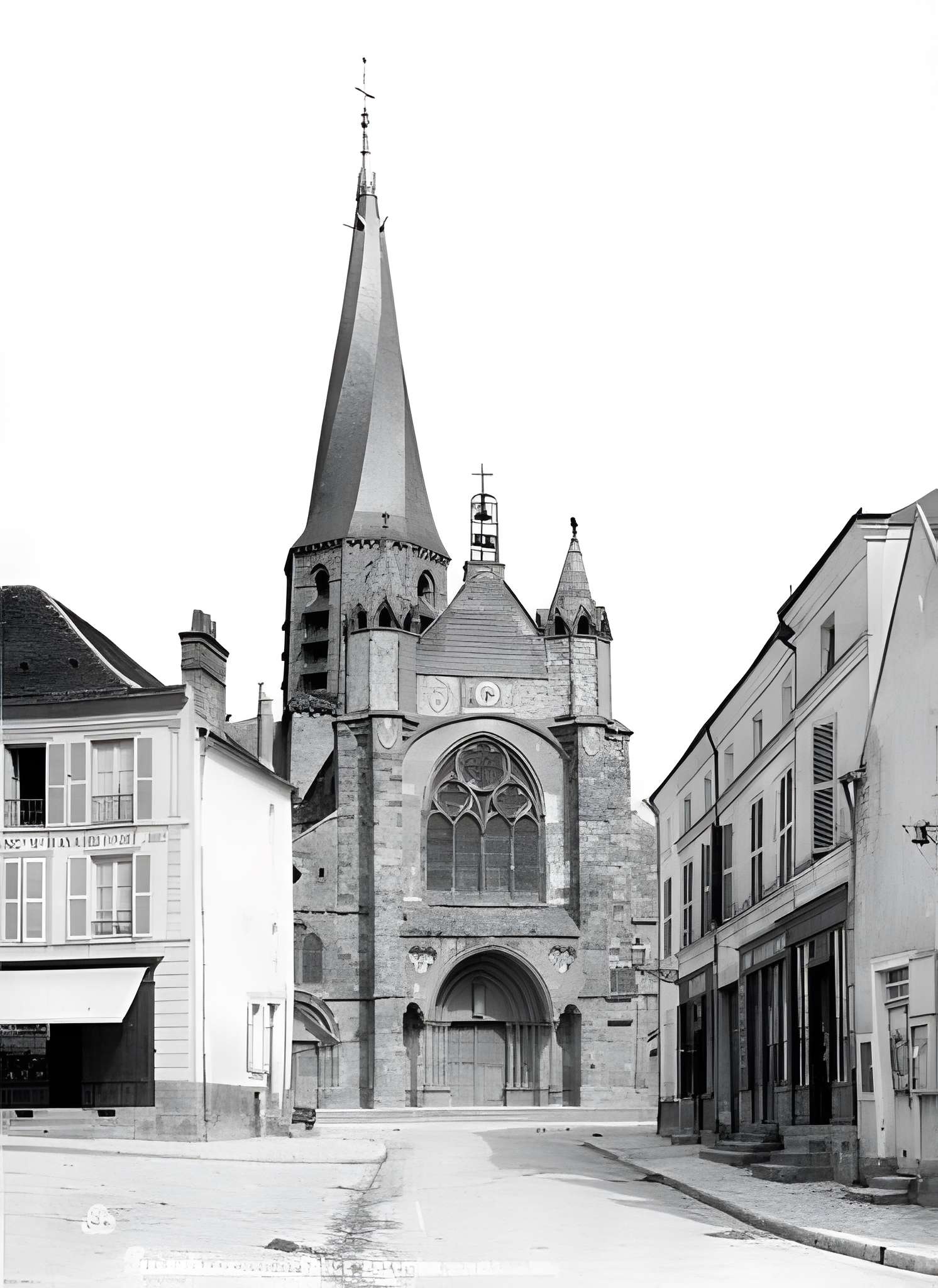 Église Notre-Dame et croix de Puiseaux