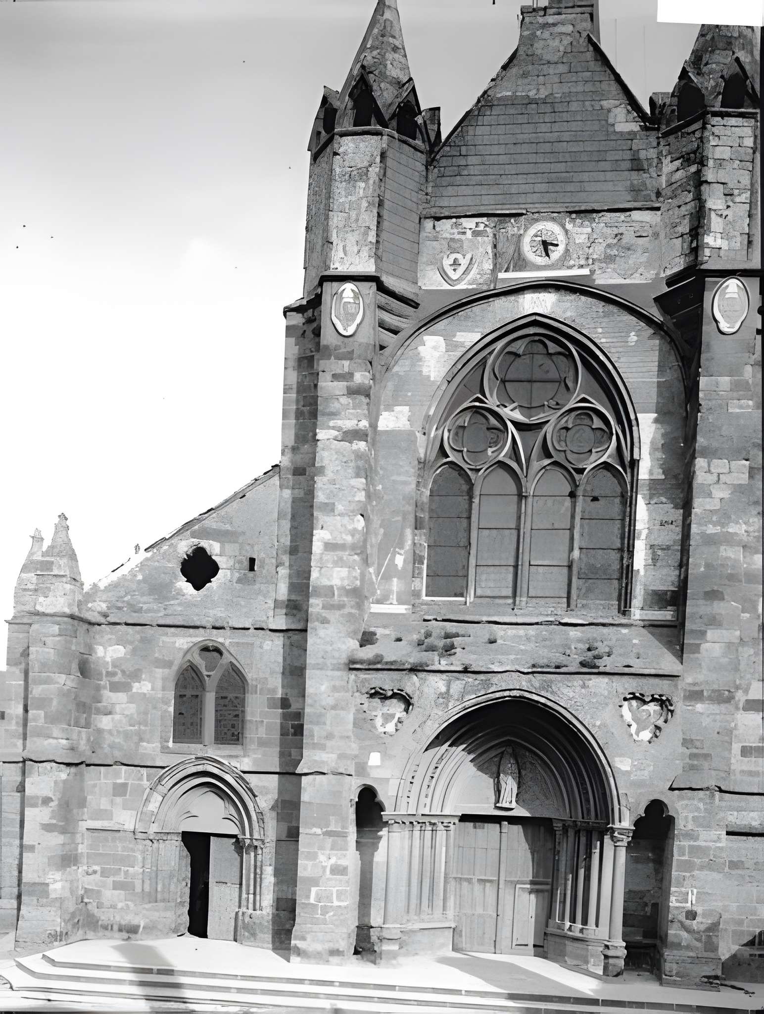 Église Notre-Dame et croix de Puiseaux