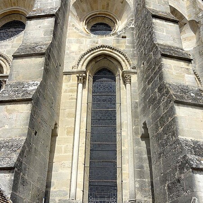 Photo de Église Notre-Dame et croix de Vétheuil