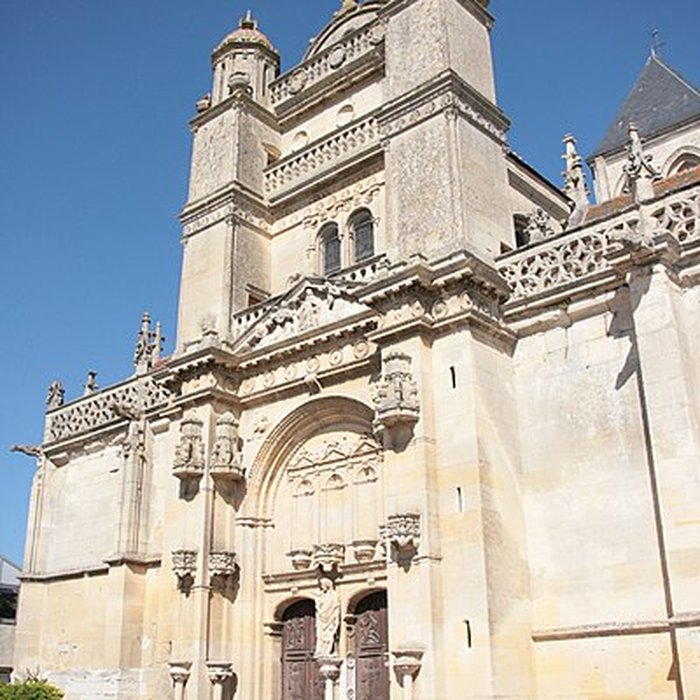 Photo de Église Notre-Dame et croix de Vétheuil