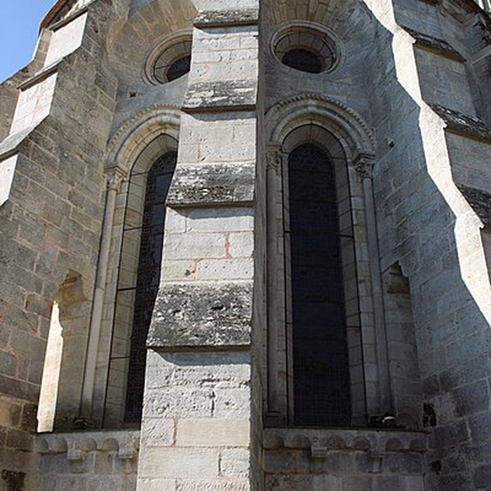 Photo de Église Notre-Dame et croix de Vétheuil
