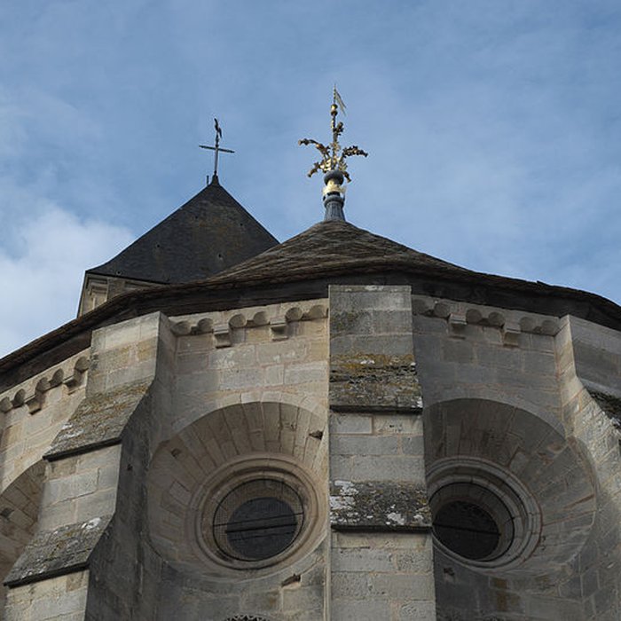 Photo de Église Notre-Dame et croix de Vétheuil
