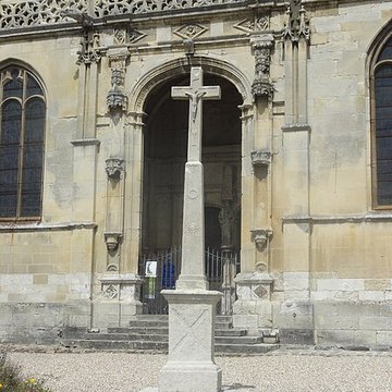 Église Notre-Dame et croix de Vétheuil