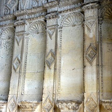 Église Notre-Dame et croix de Vétheuil