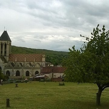 Église Notre-Dame et croix de Vétheuil