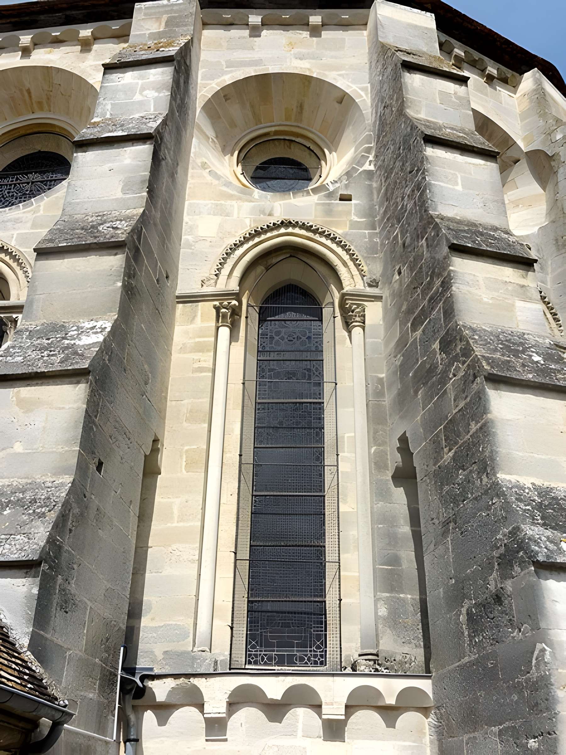 Église Notre-Dame et croix de Vétheuil