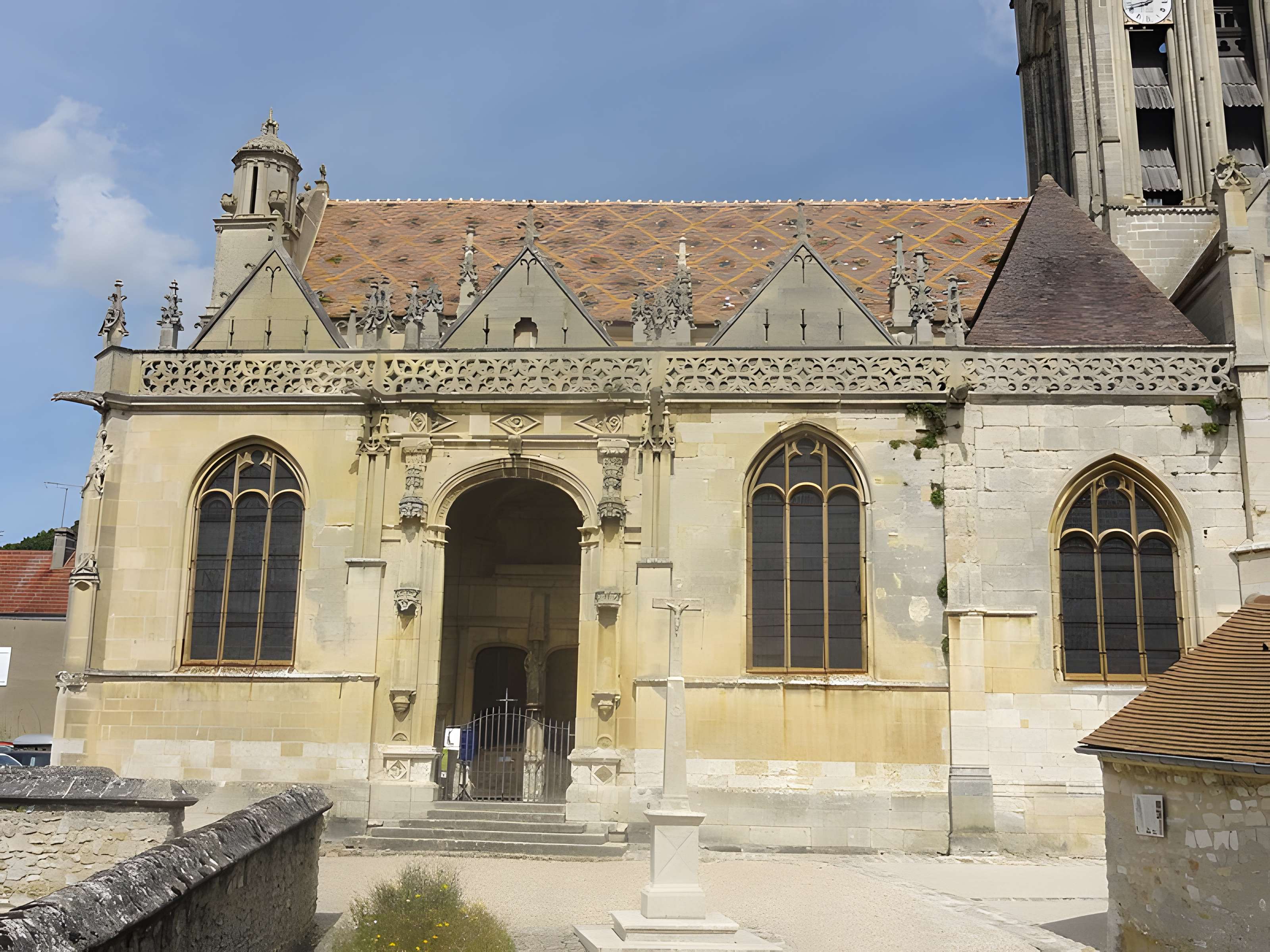 Église Notre-Dame et croix de Vétheuil