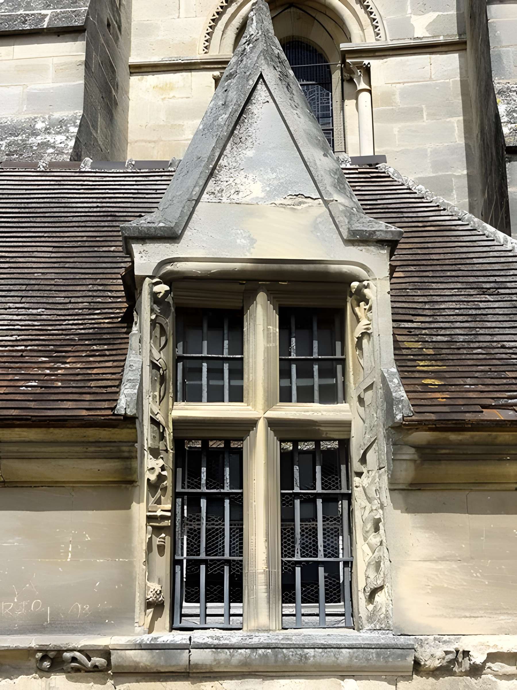 Église Notre-Dame et croix de Vétheuil