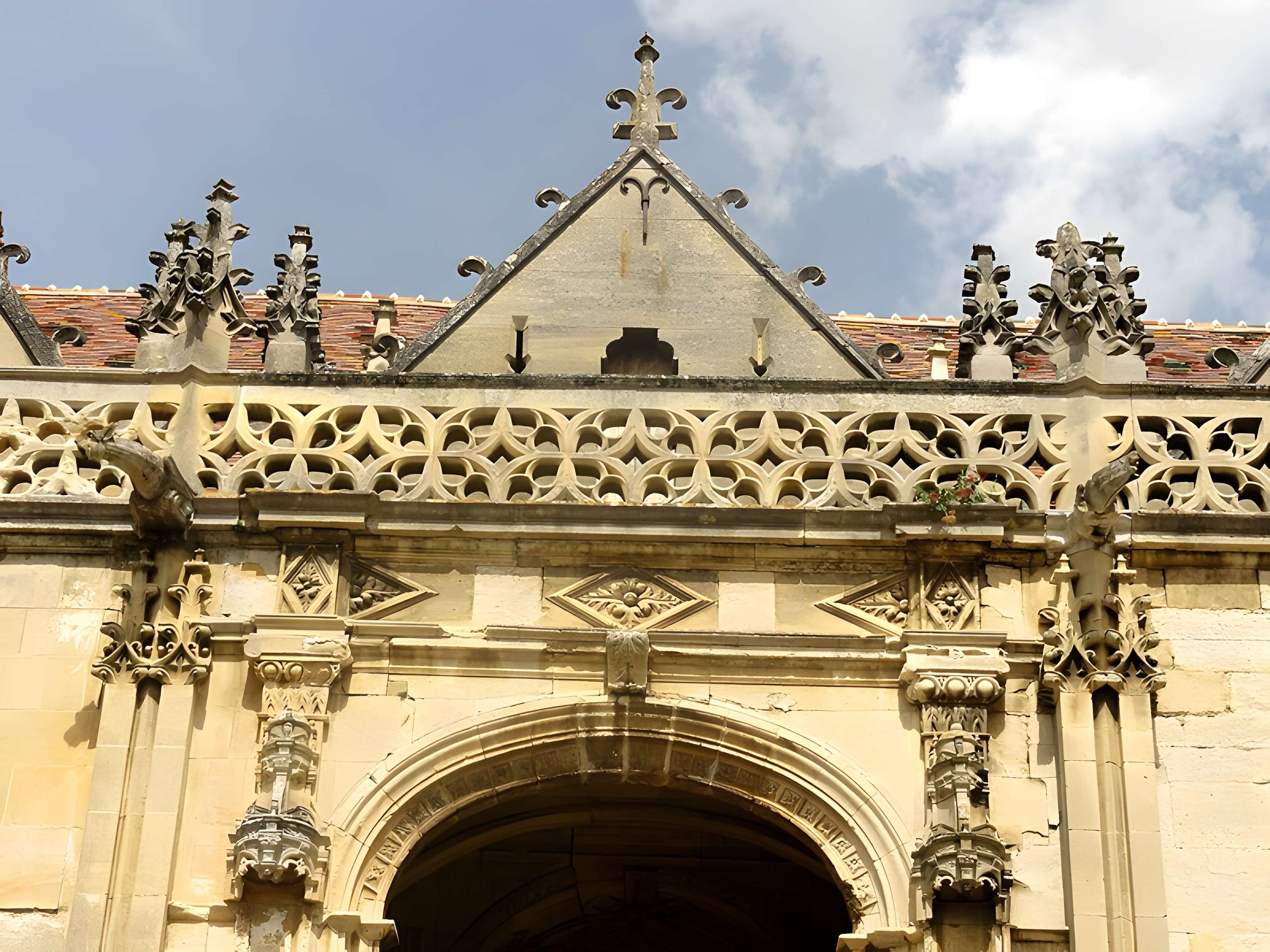 Église Notre-Dame et croix de Vétheuil