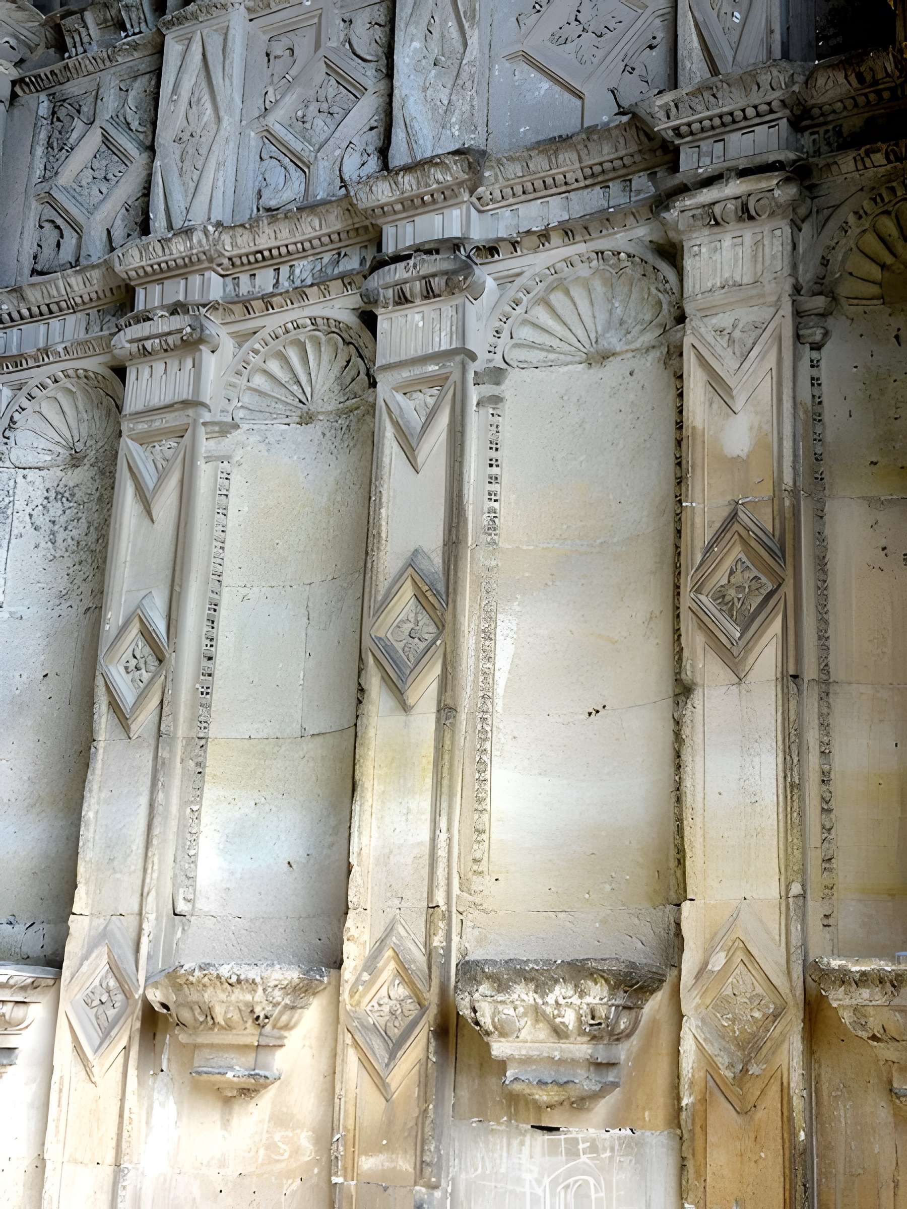 Église Notre-Dame et croix de Vétheuil