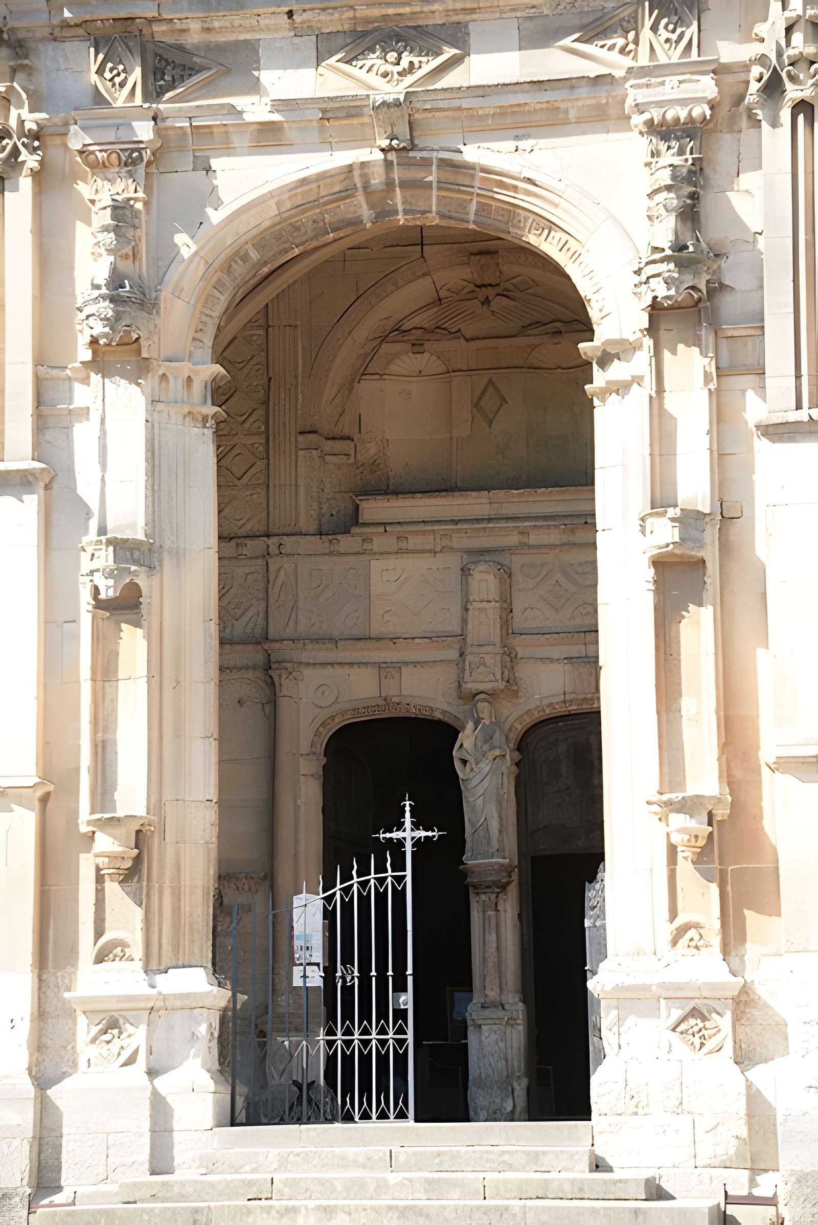 Église Notre-Dame et croix de Vétheuil
