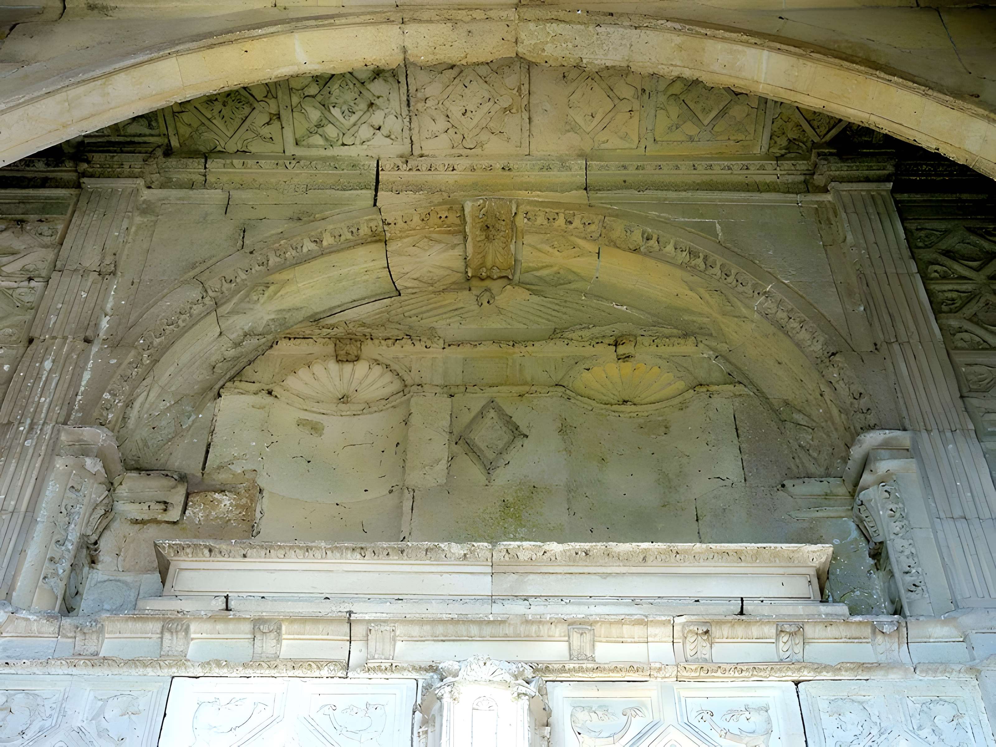 Église Notre-Dame et croix de Vétheuil