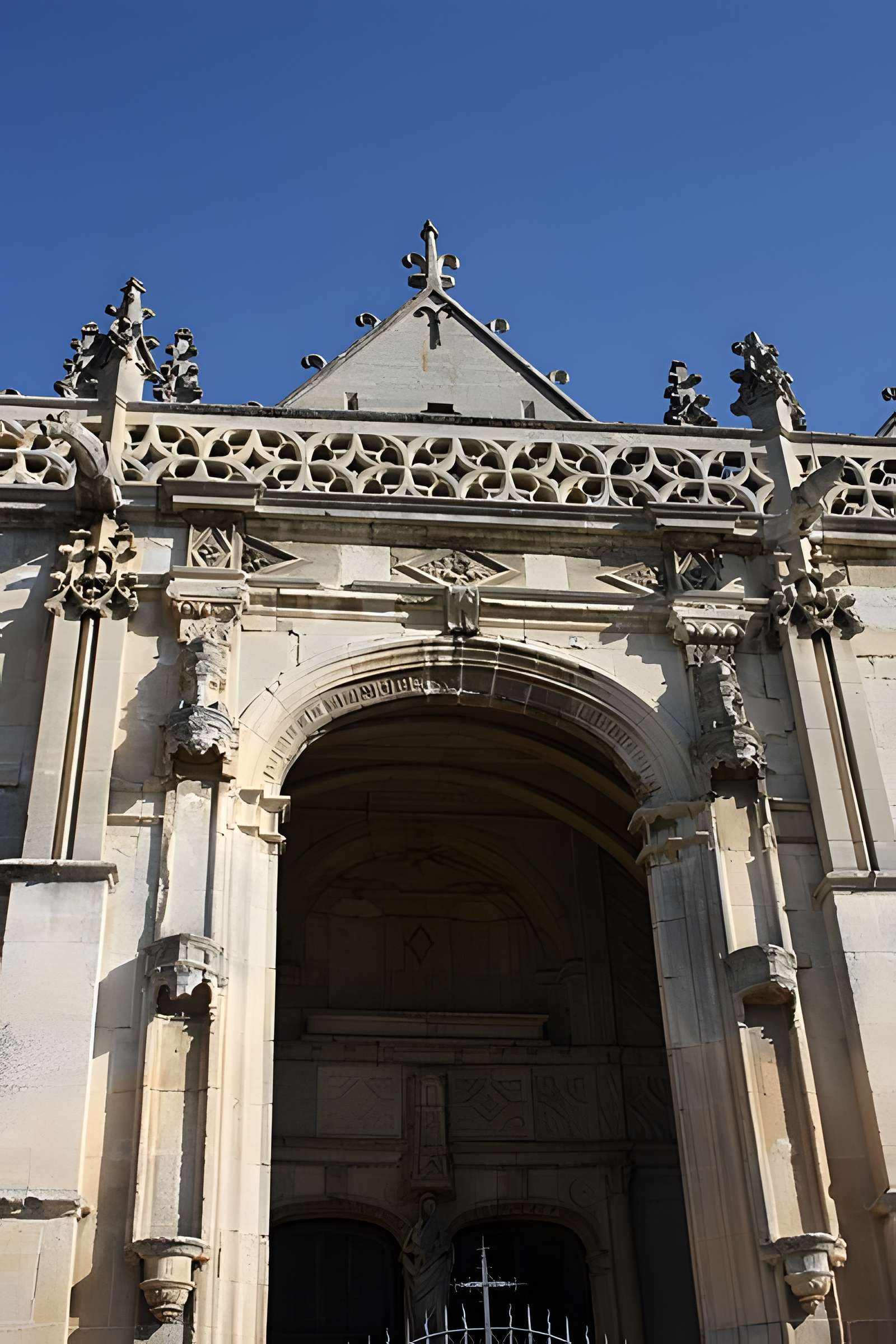 Église Notre-Dame et croix de Vétheuil