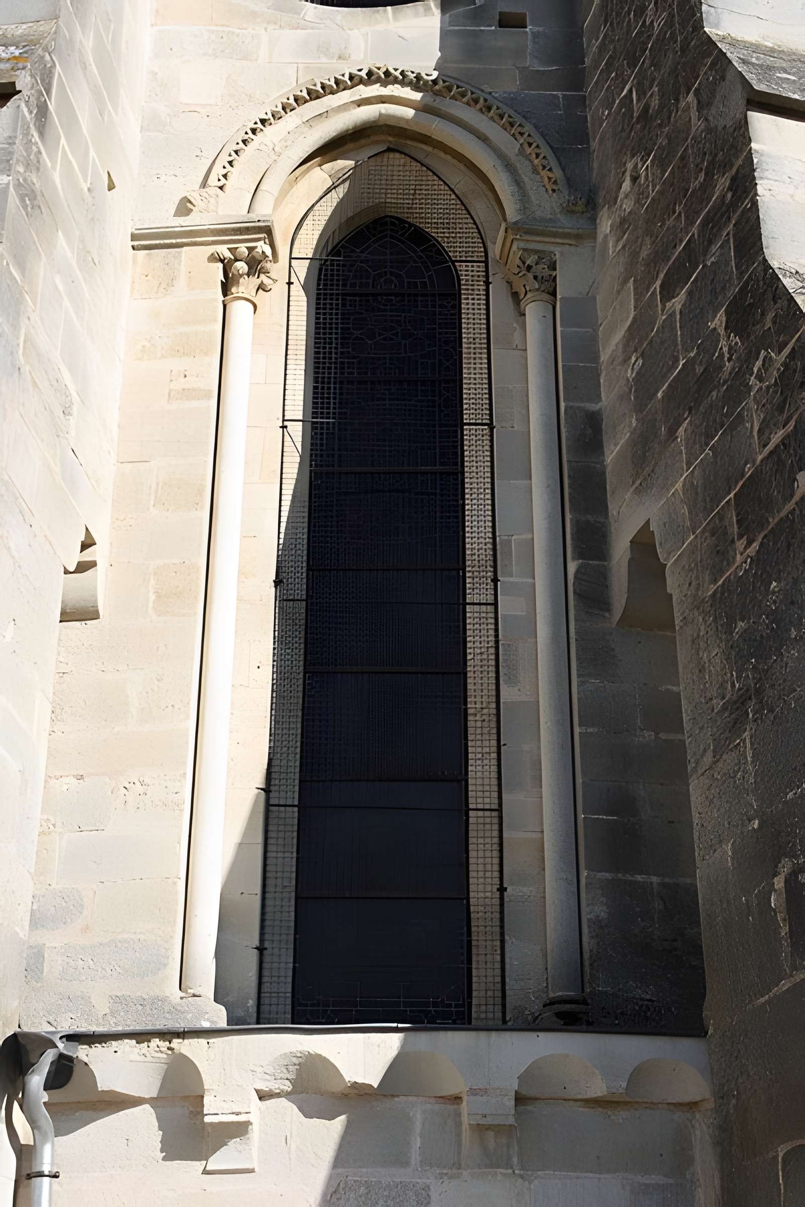 Église Notre-Dame et croix de Vétheuil